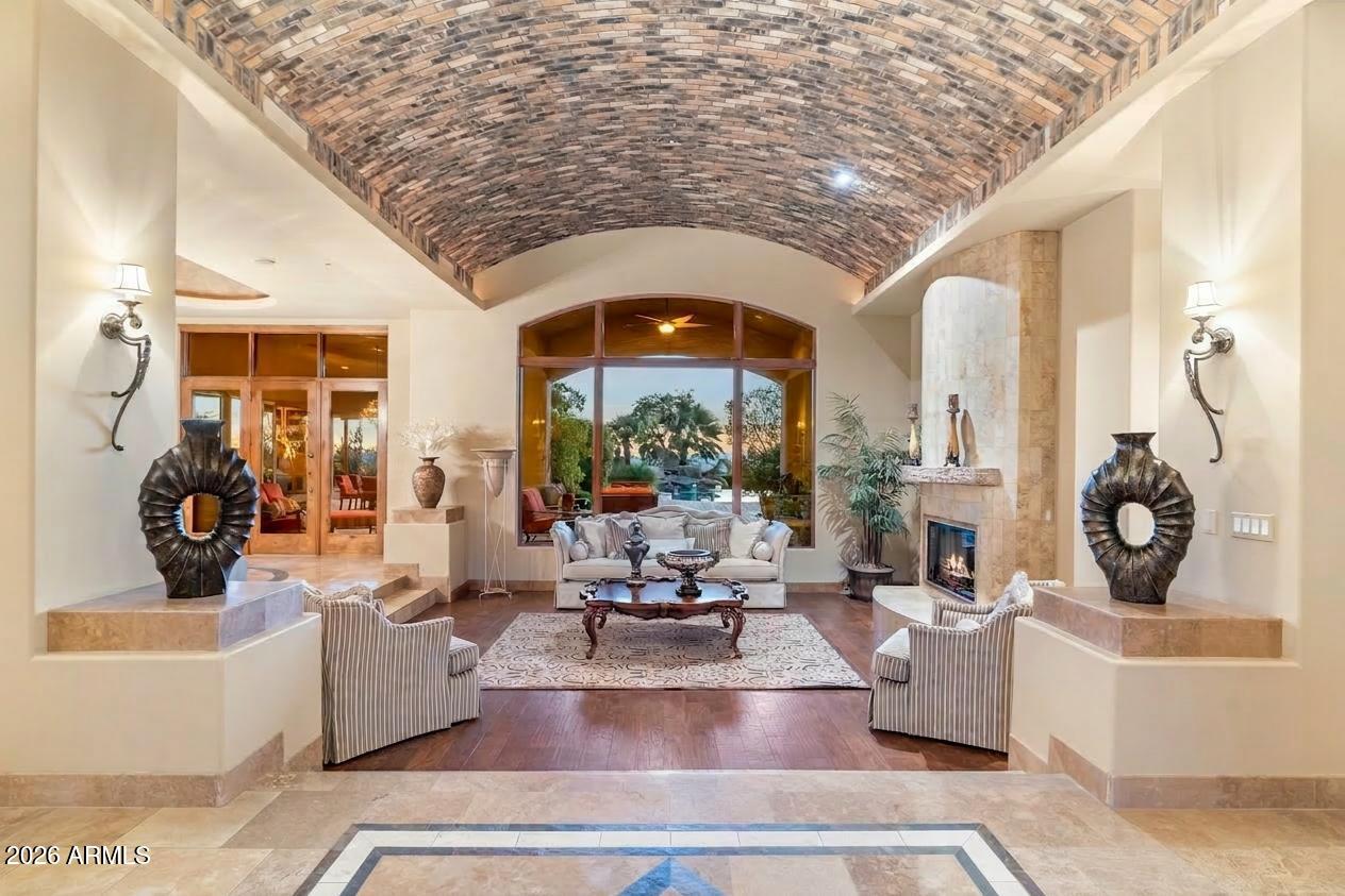 13249 E SUMMIT Drive