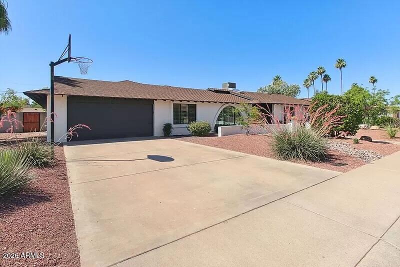 3013 S Fairway Drive