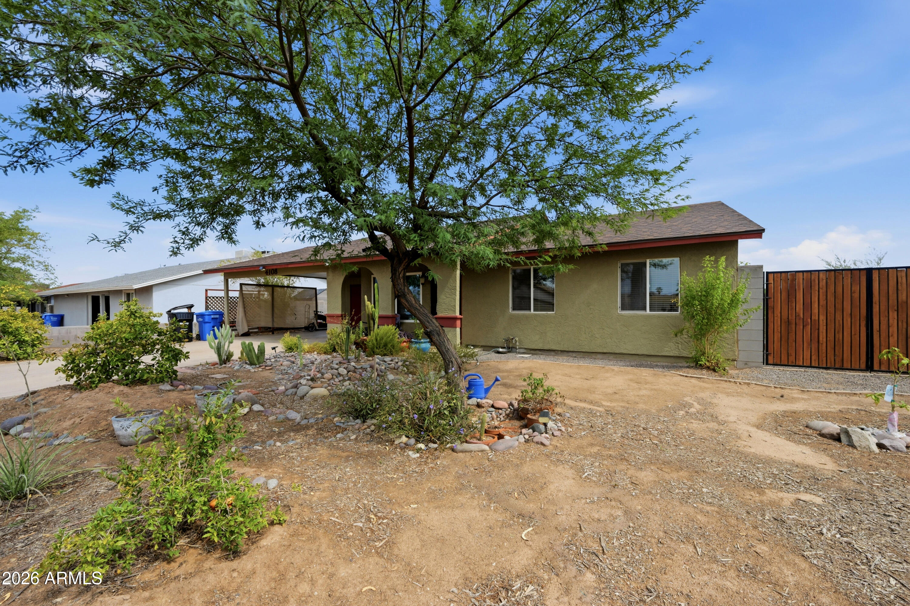 4108 E SUNLAND Avenue