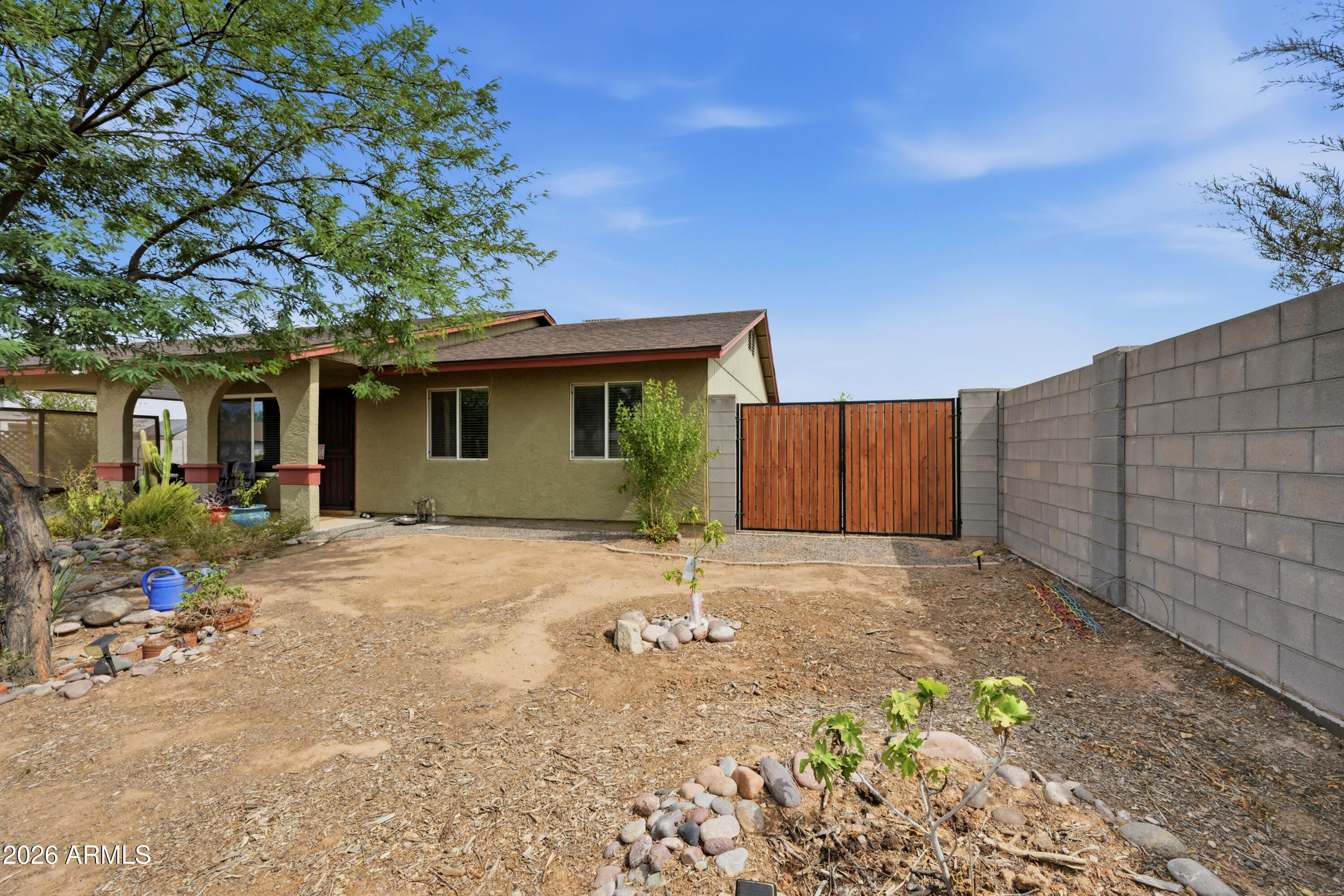 4108 E SUNLAND Avenue