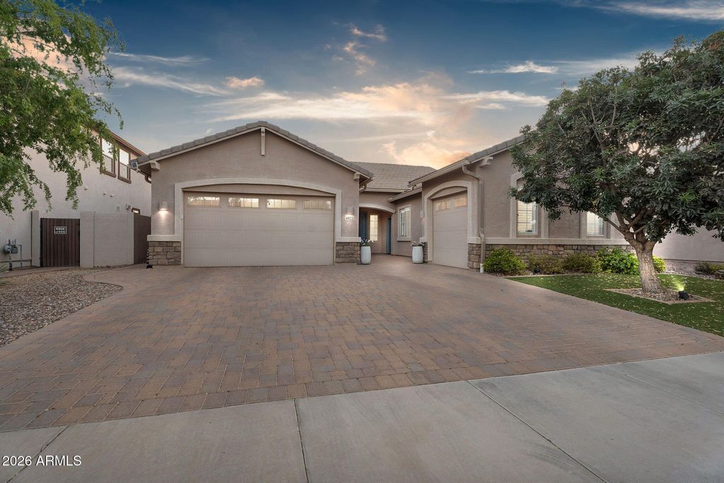 Photo of 4922 S Leisure Way, Gilbert, AZ 85298 (MLS # 7032152)