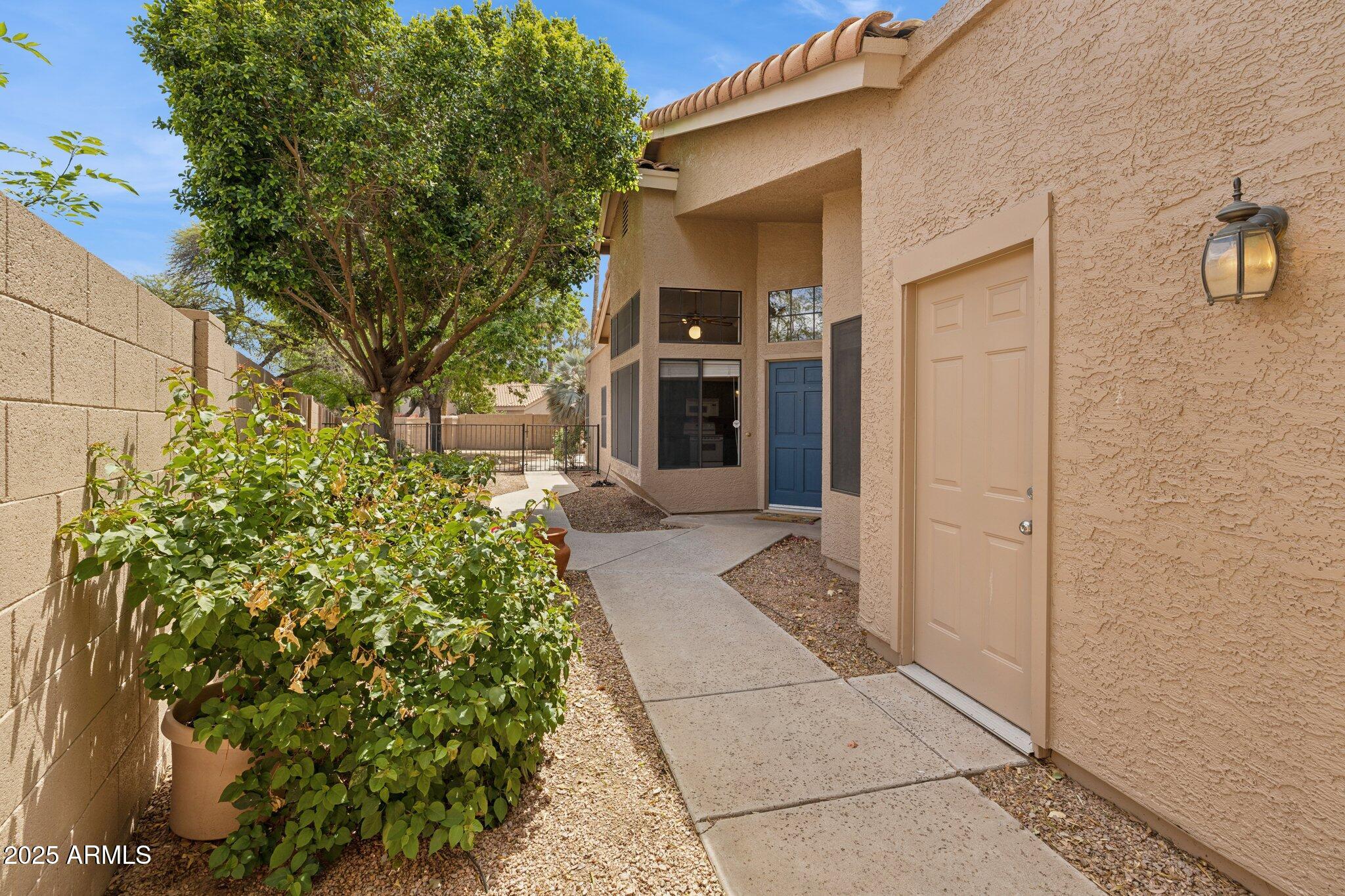 5 W RANCH Road