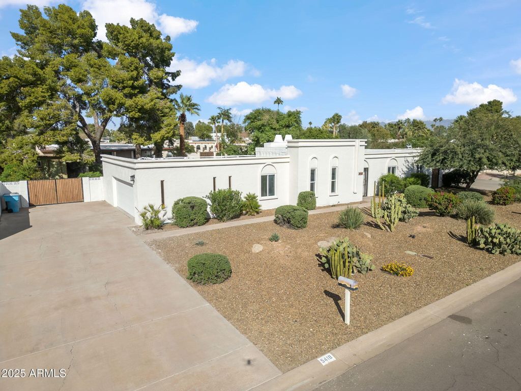 Photo of 5418 E Wethersfield Road, Scottsdale, AZ 85254 (MLS # 6946991)