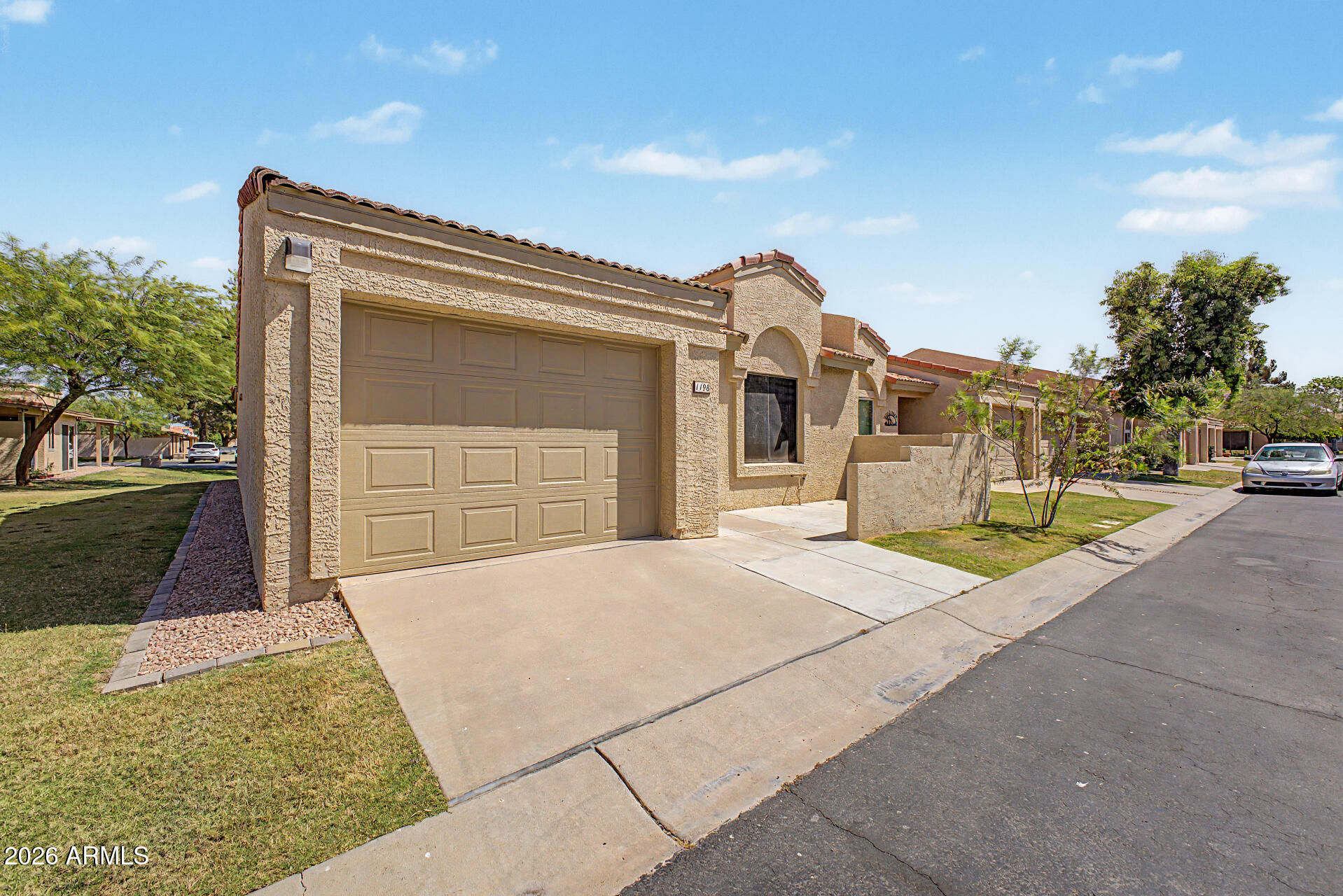 1021 S GREENFIELD Road 1198