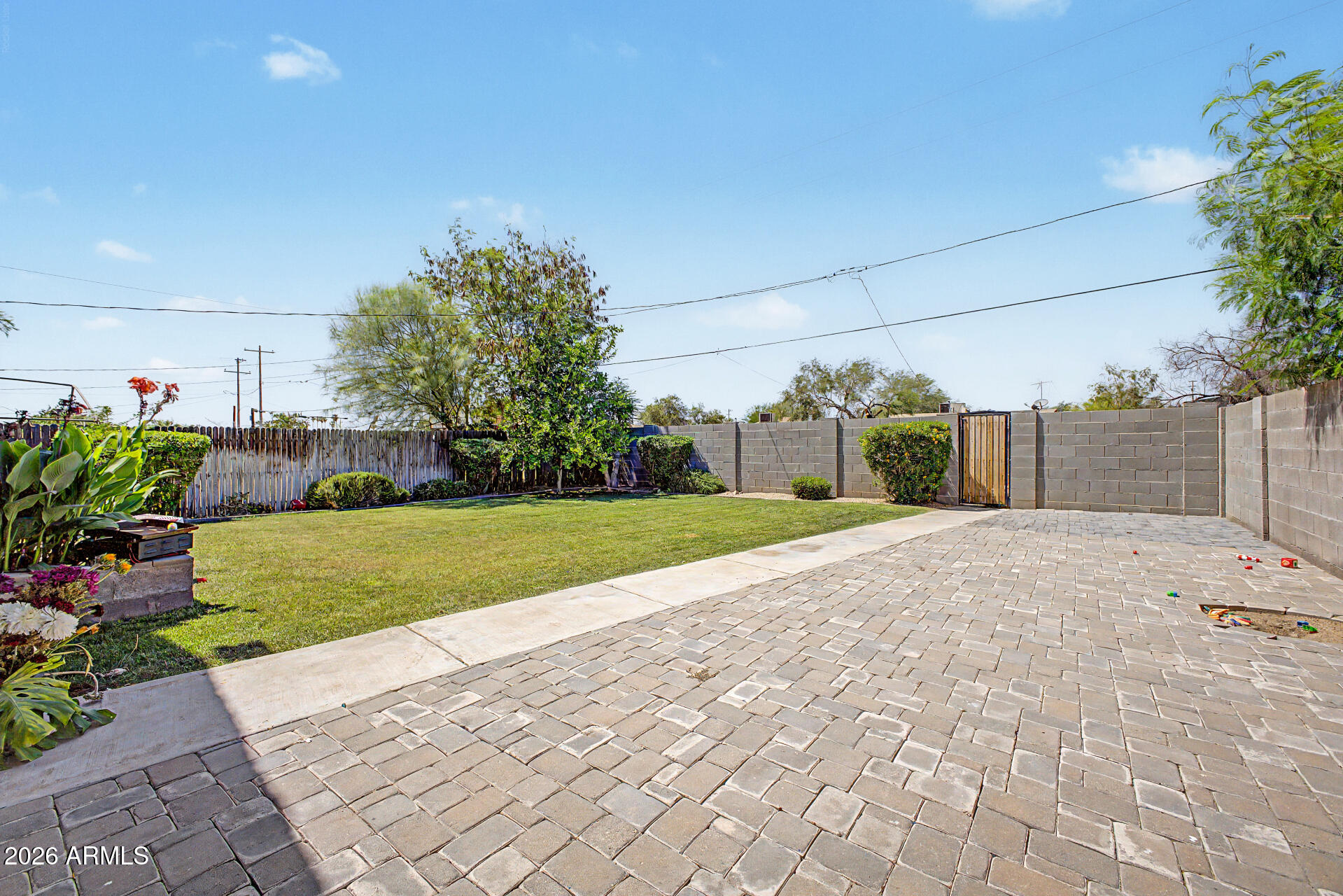 NORTH WILLOW - Residential
