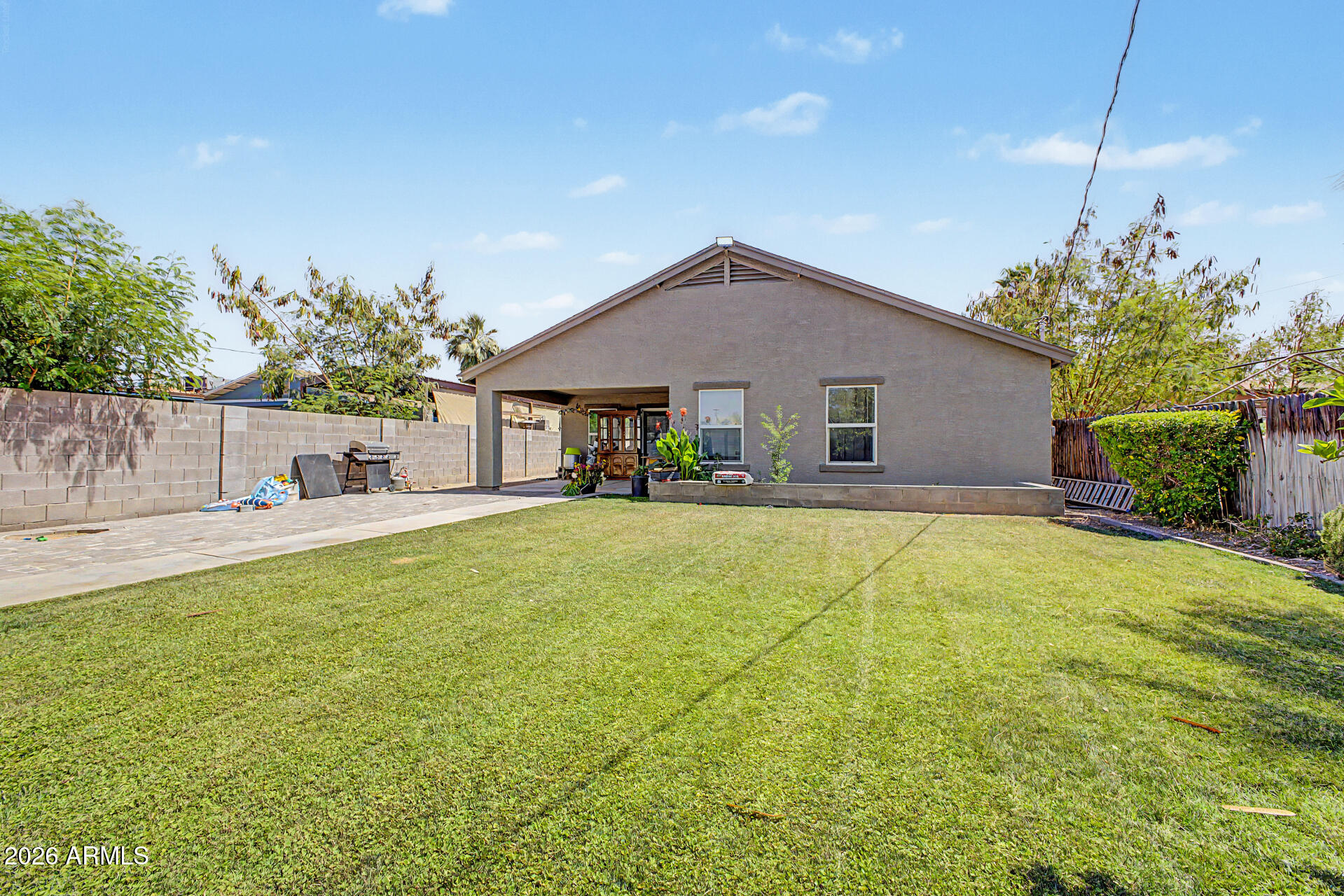 NORTH WILLOW - Residential
