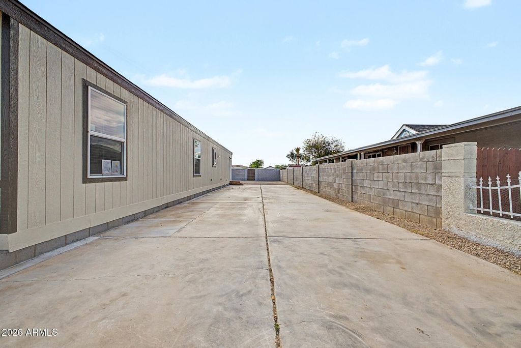Photo of 7106 N 68th Drive, Glendale, AZ 85303 (MLS # 7013178)