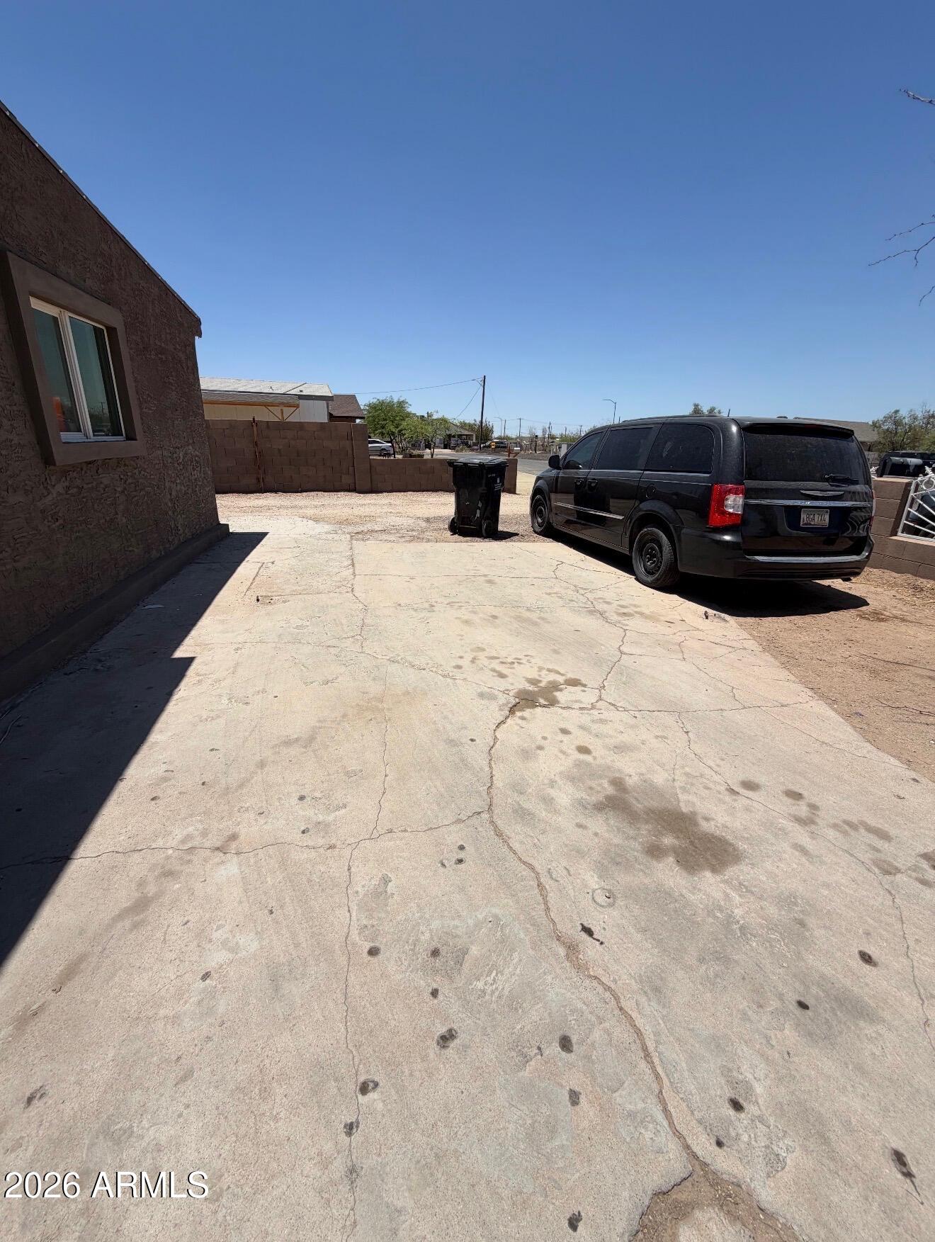 1709 E ENCINAS Lane