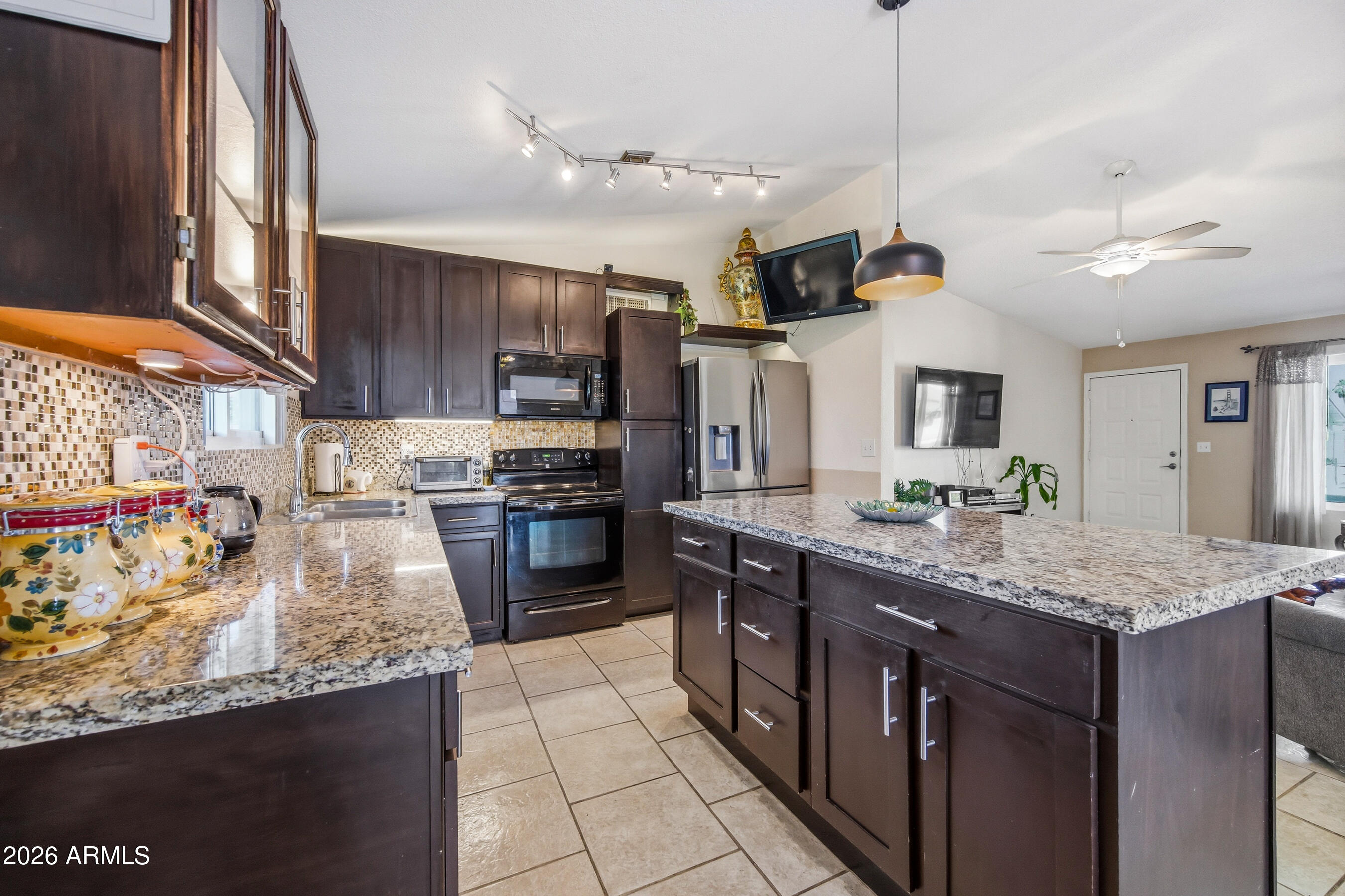 5133 E SHASTA Street