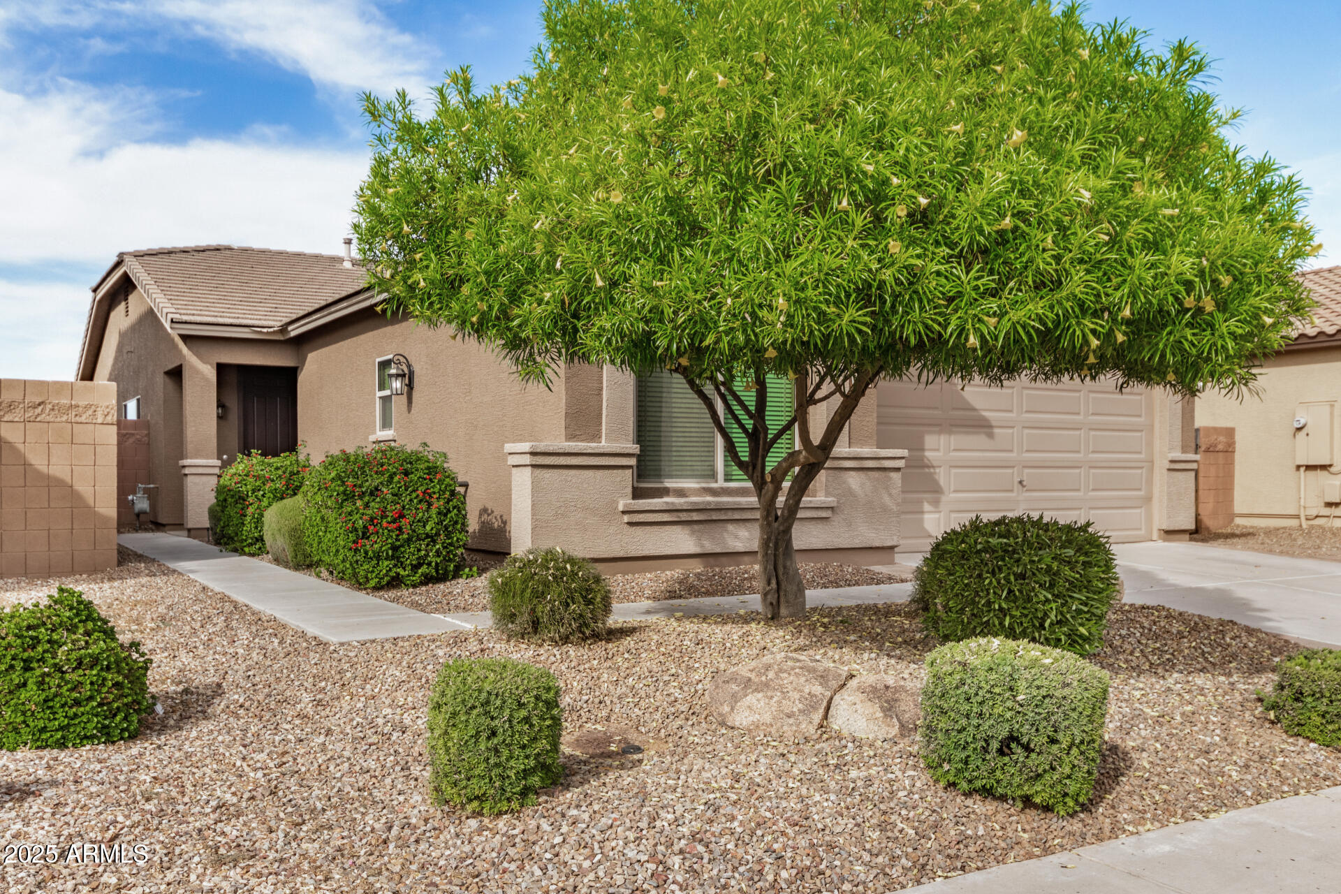 Homes 2 1008 W HEATHERWOOD Street