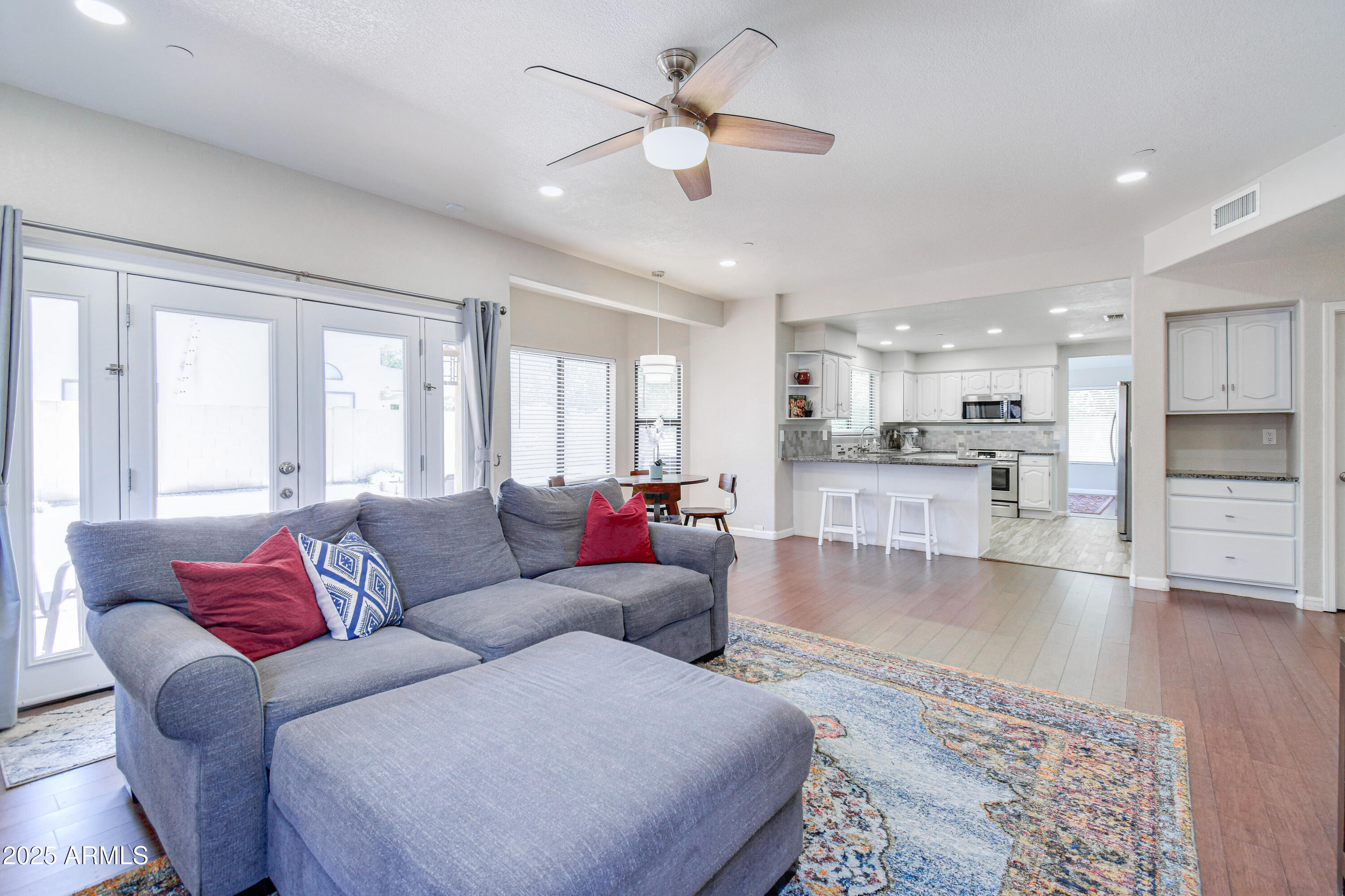 3921 W JASPER Drive