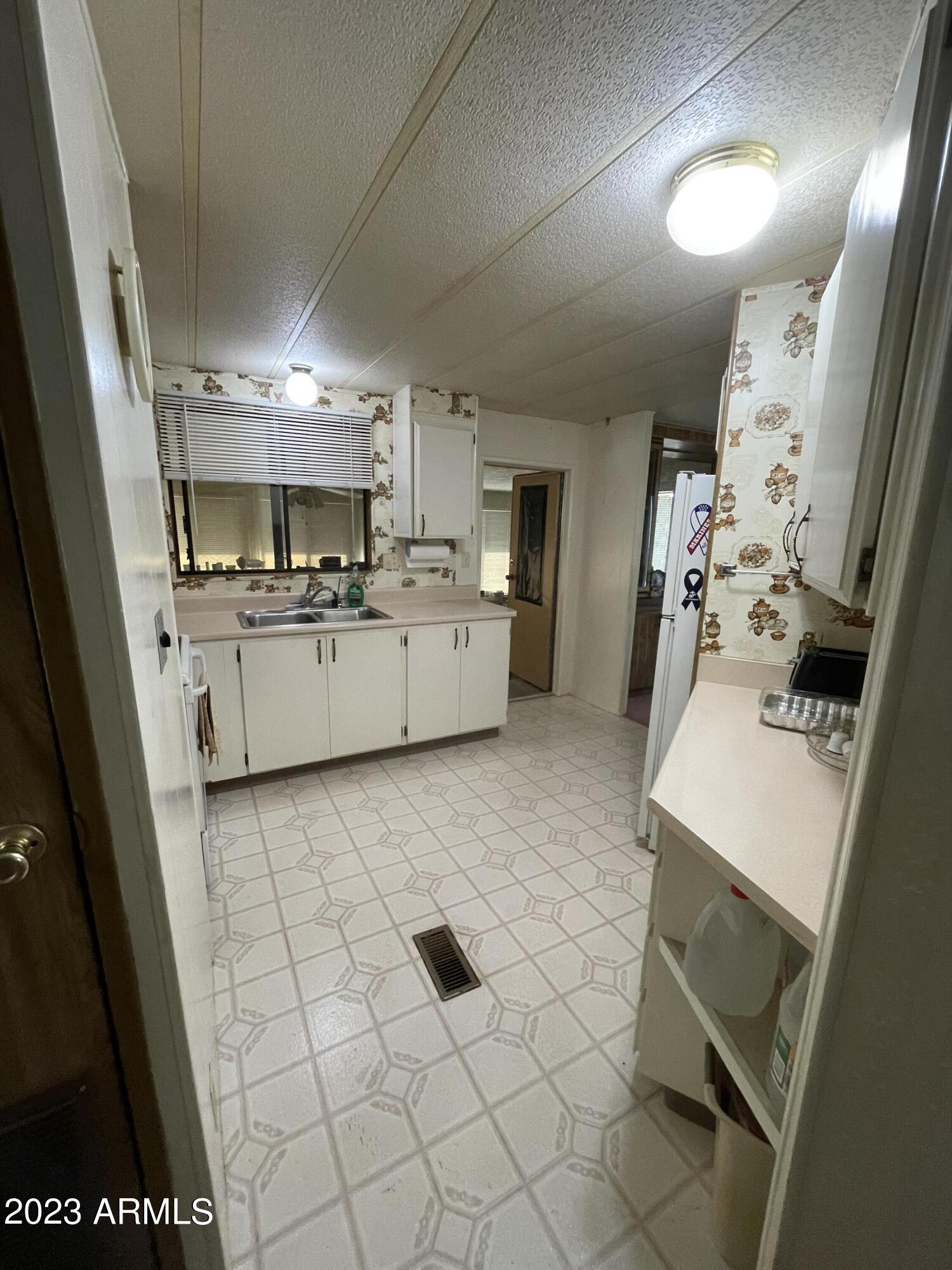 Photo 5 of 14 of 3327 E COYOTE Circle 3 mobile home