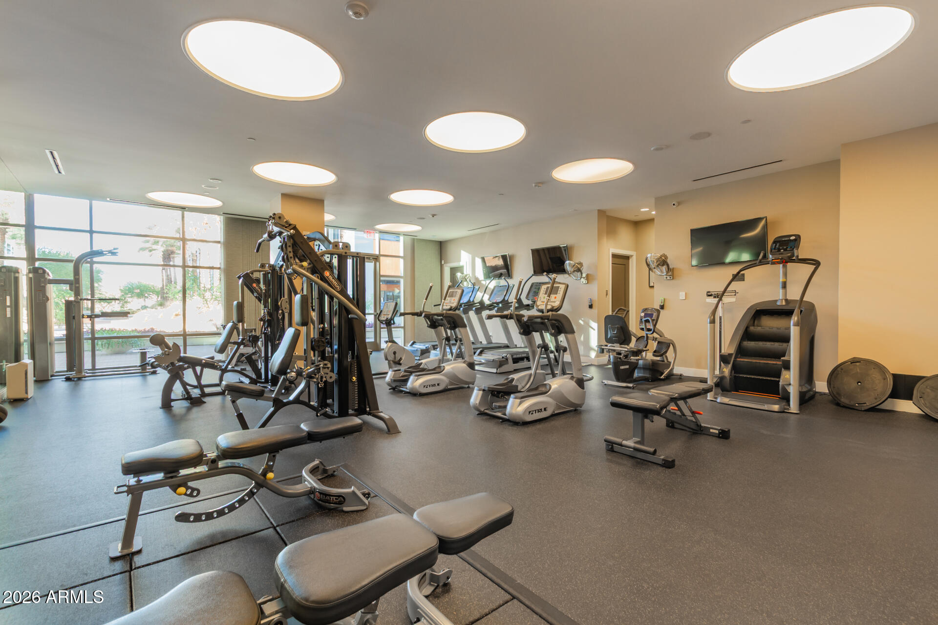 2211 E CAMELBACK Road 106