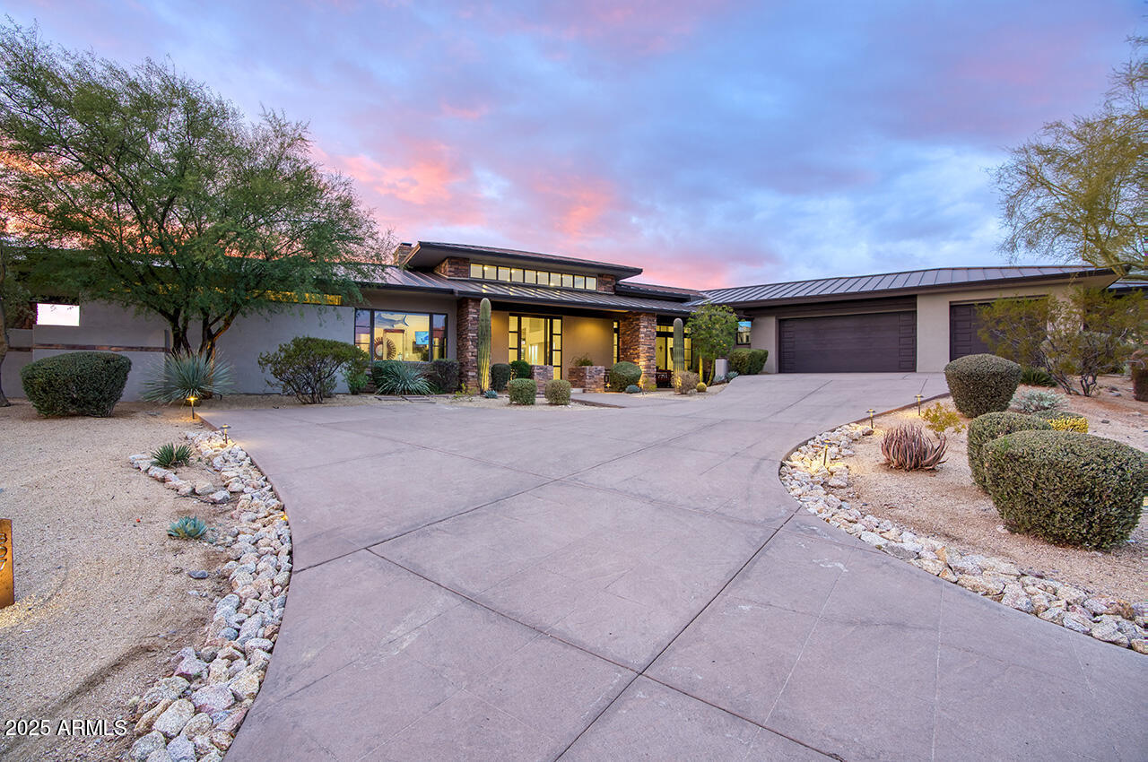 9810 E THOMPSON PEAK Parkway 807