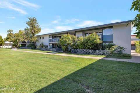 Photo of 5150 N 20th Street #214, Phoenix, AZ 85016 (MLS # 6915223)