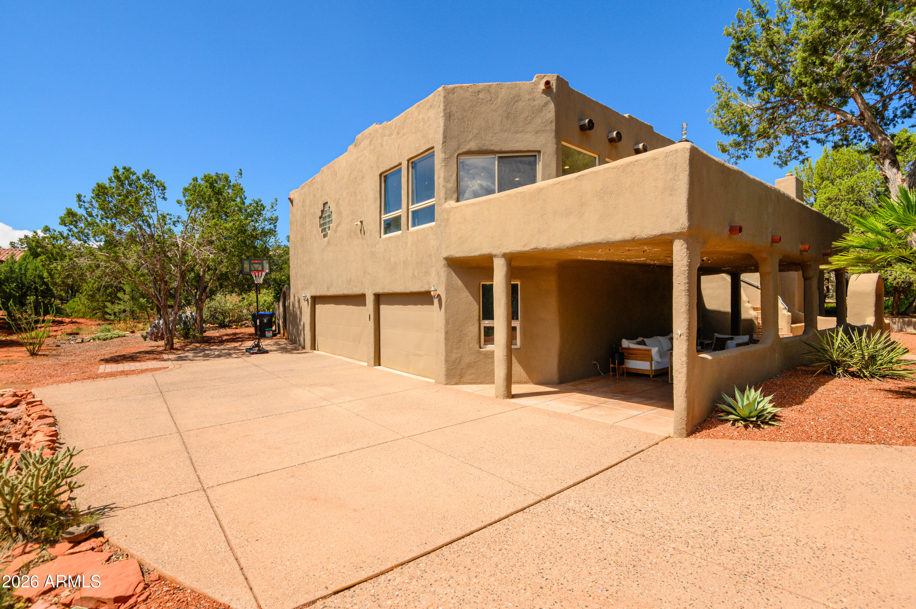 385 FOOTHILLS SOUTH Drive