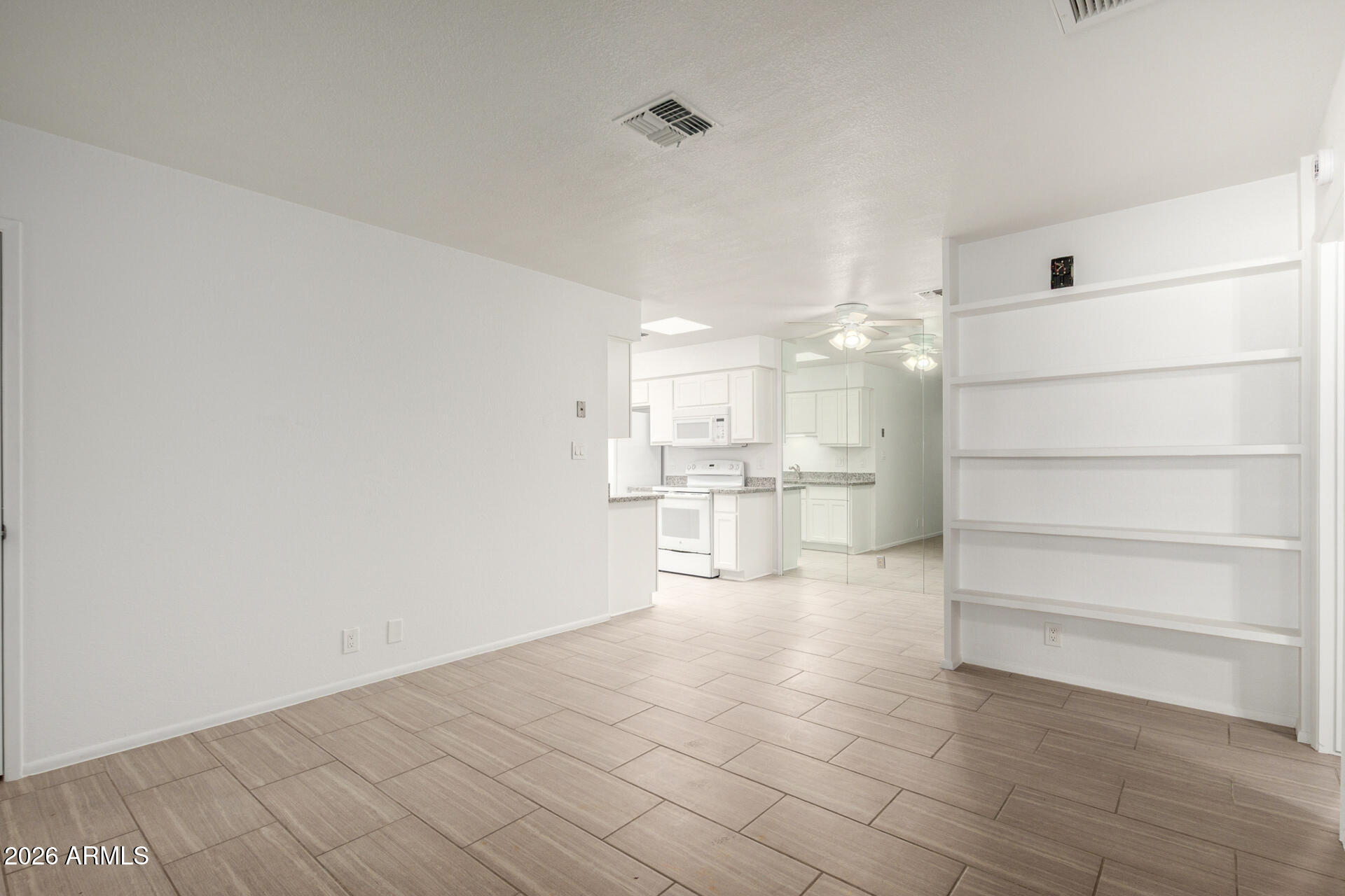 COUNTRY MEADOWS TOWNHOUSES - Residential