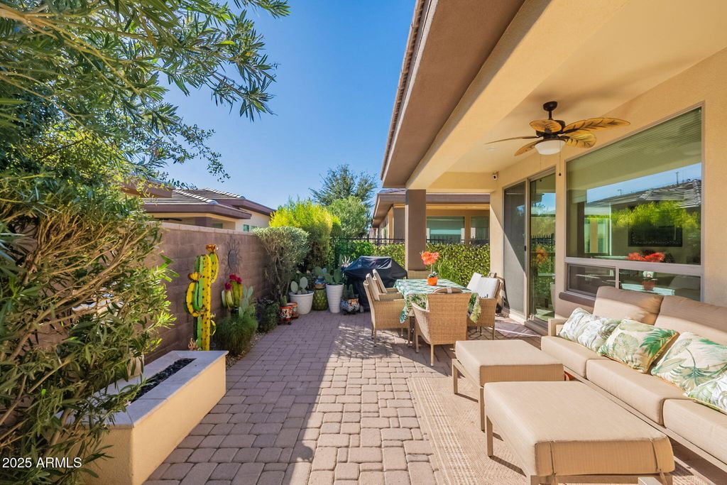 Photo of 679 E Myrtle Pass, Queen Creek, AZ 85140 (MLS # 6938947)