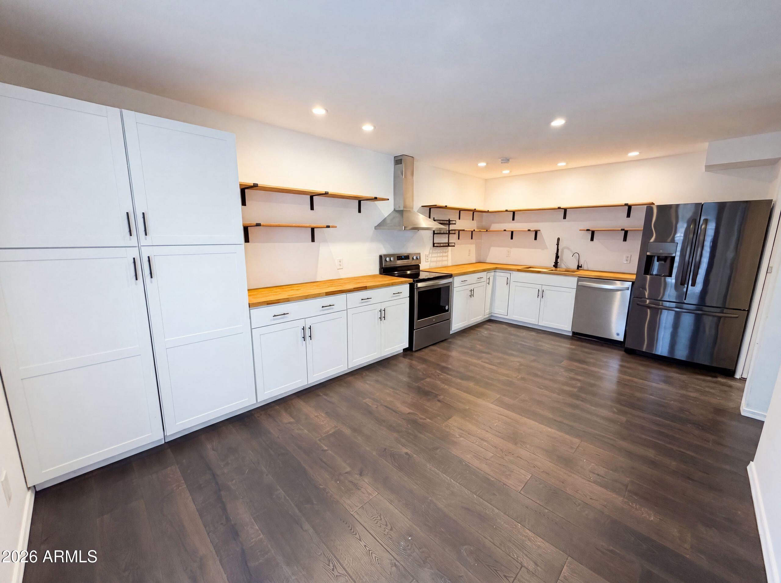 2040 S LONGMORE -- 39