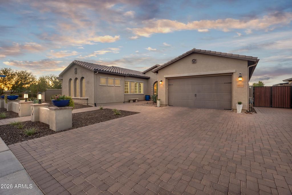 Photo of 1928 E La Costa Drive, Gilbert, AZ 85298 (MLS # 6966936)