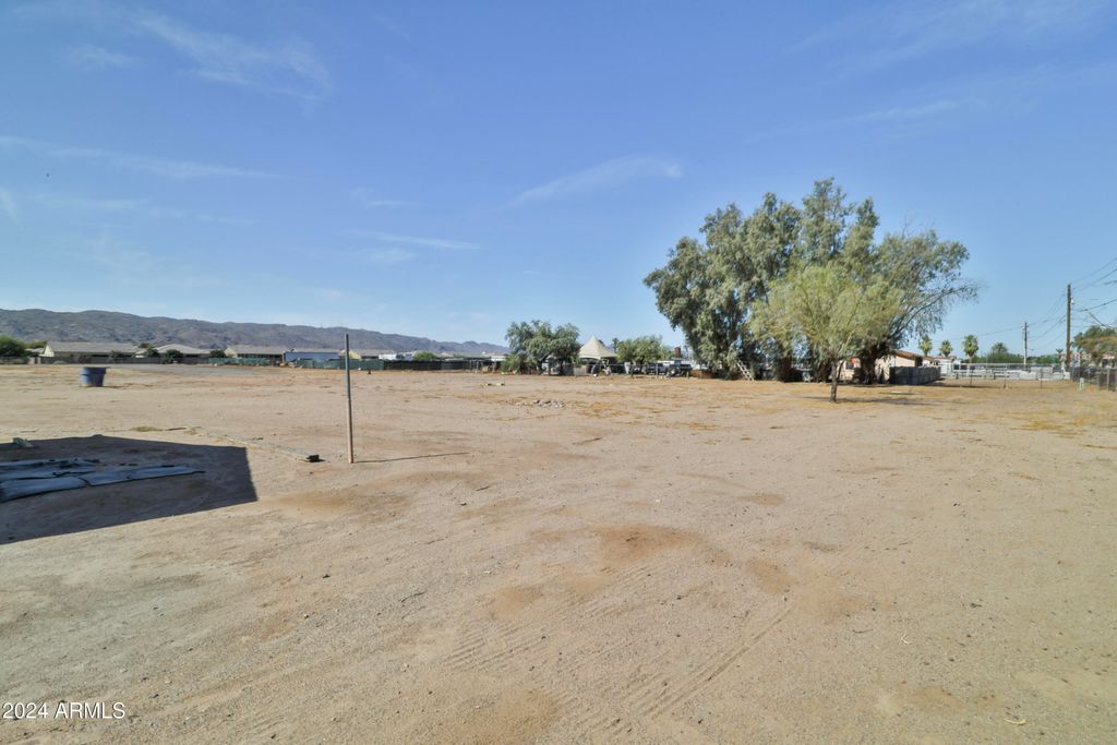 Photo of 2527 E Southern Avenue #14, Phoenix, AZ 85040 (MLS # 6743802)