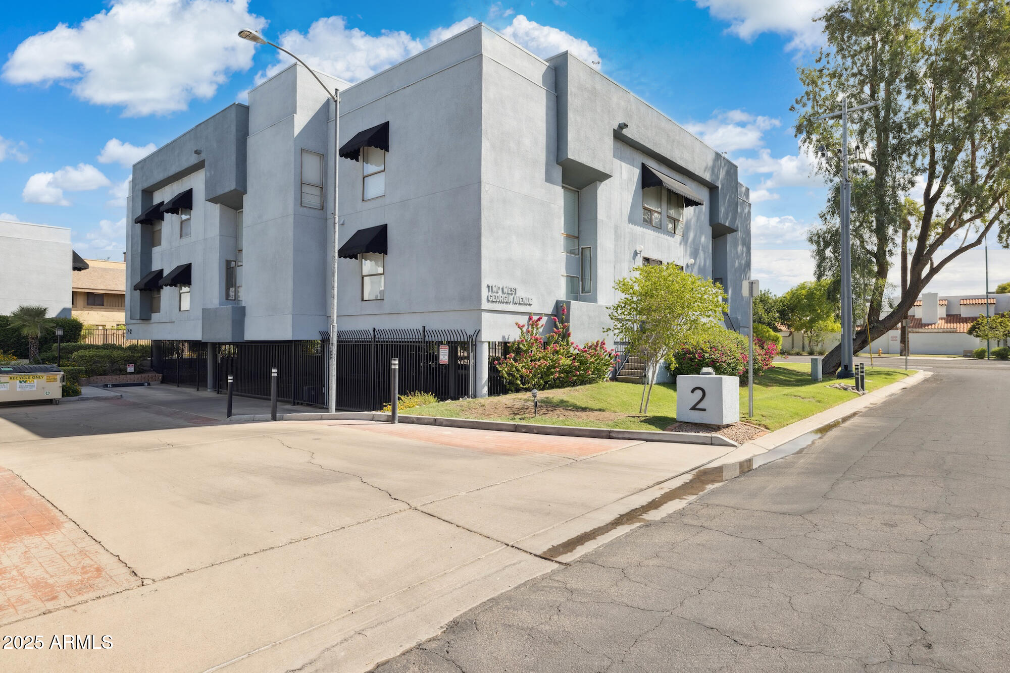 2 W GEORGIA Avenue 12