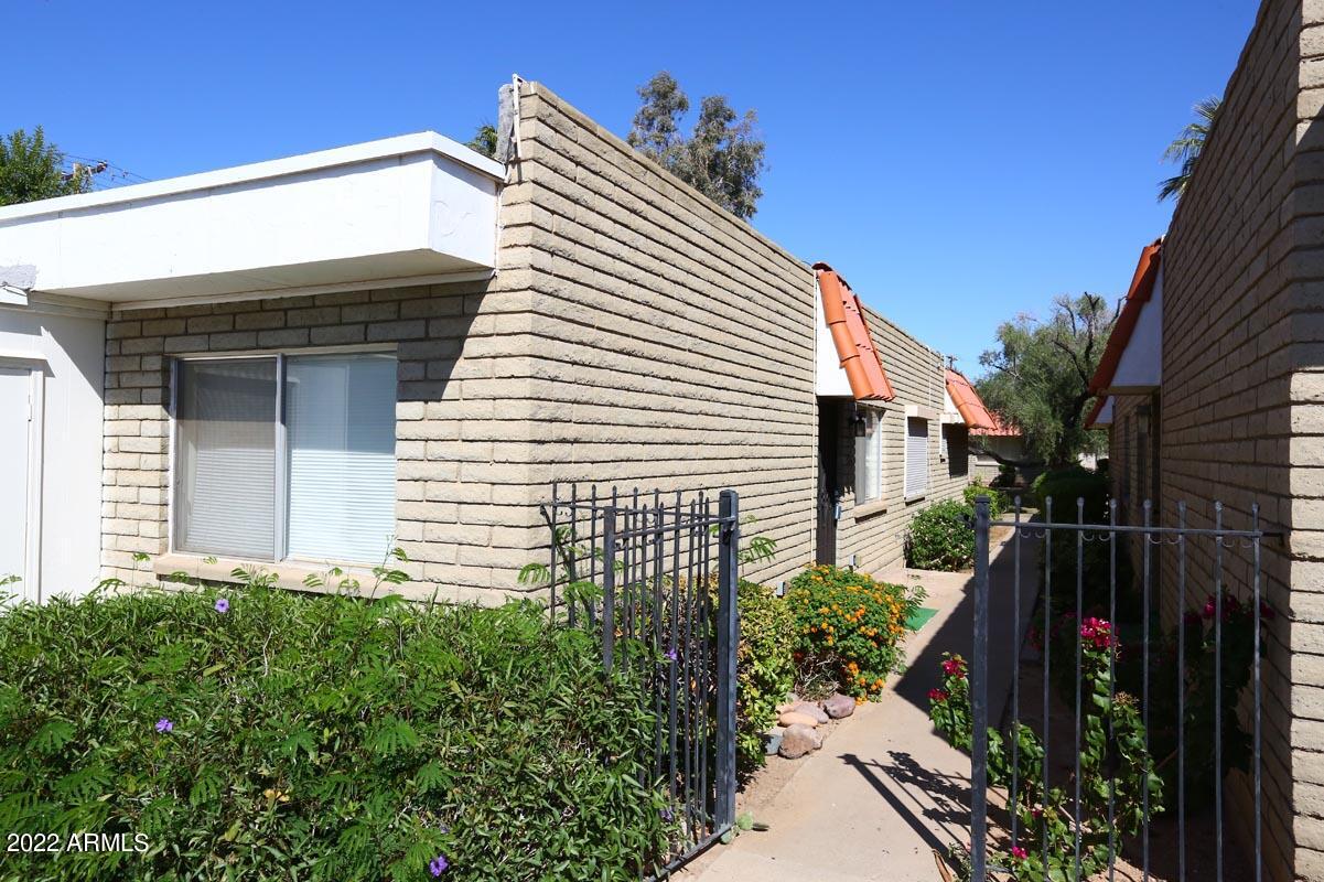 141 N DATE Street 35