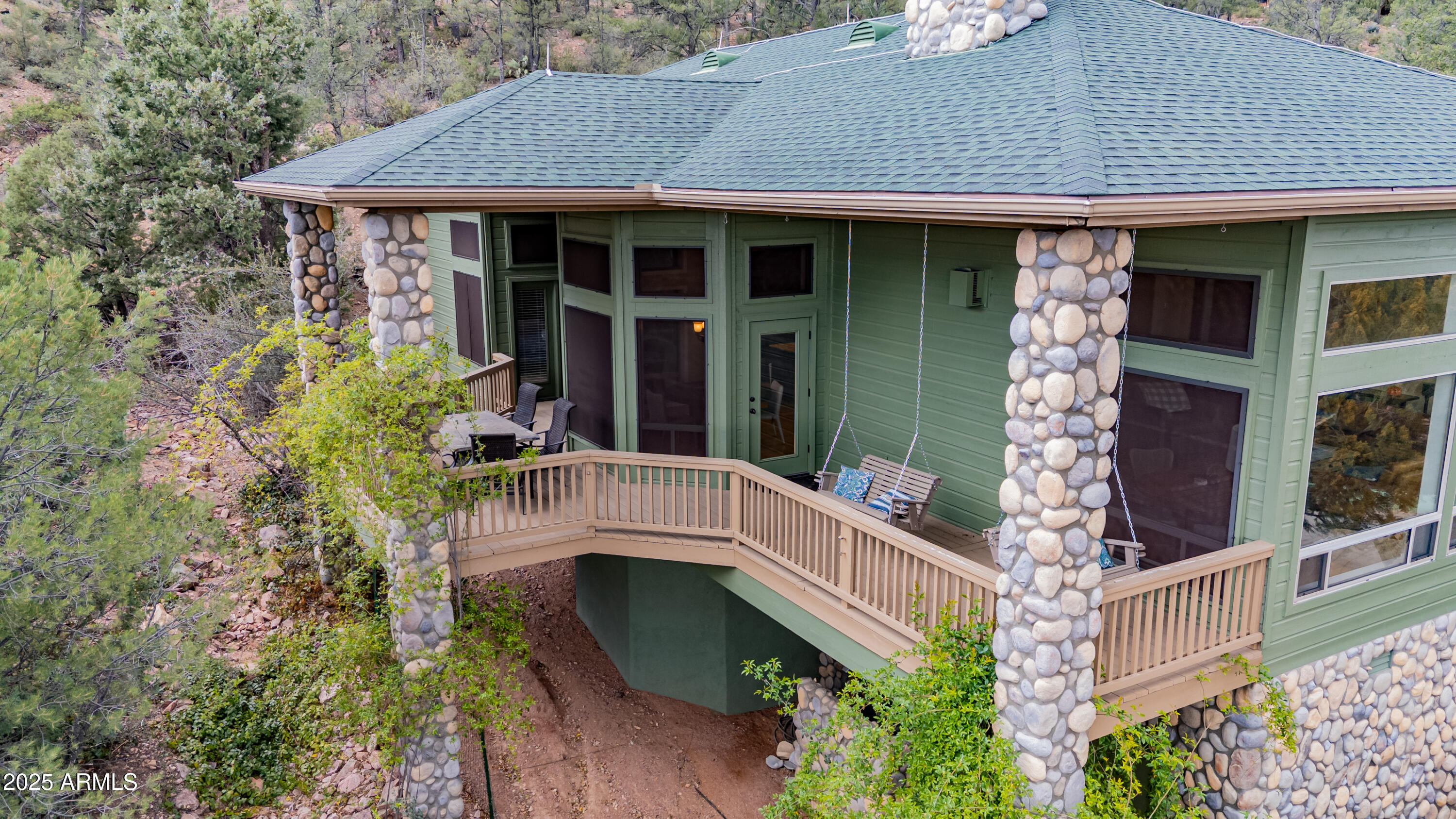 1112 S CYPRESS Circle