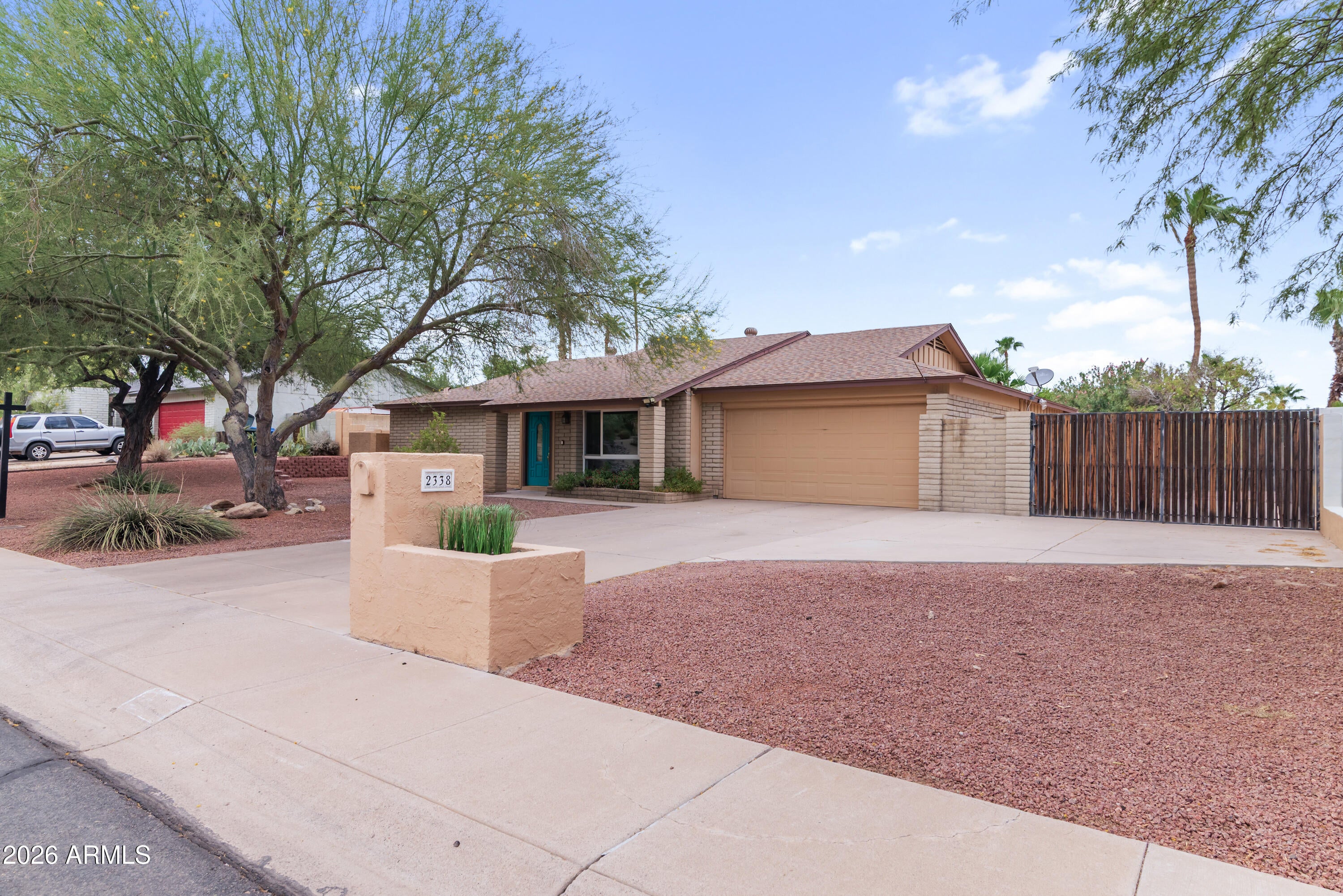 2338 E YUCCA Street