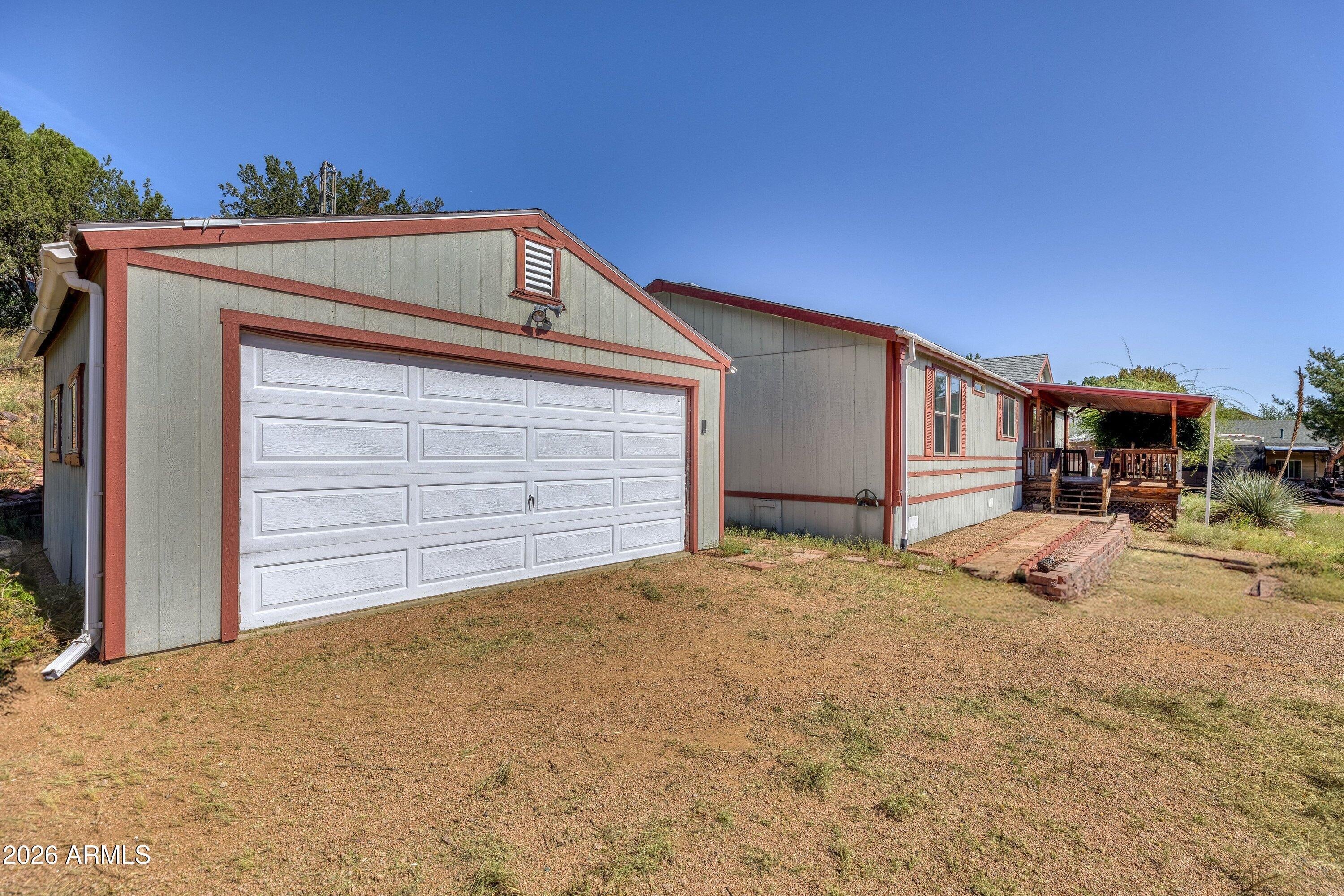124 W BLACK MOUNTAIN Road