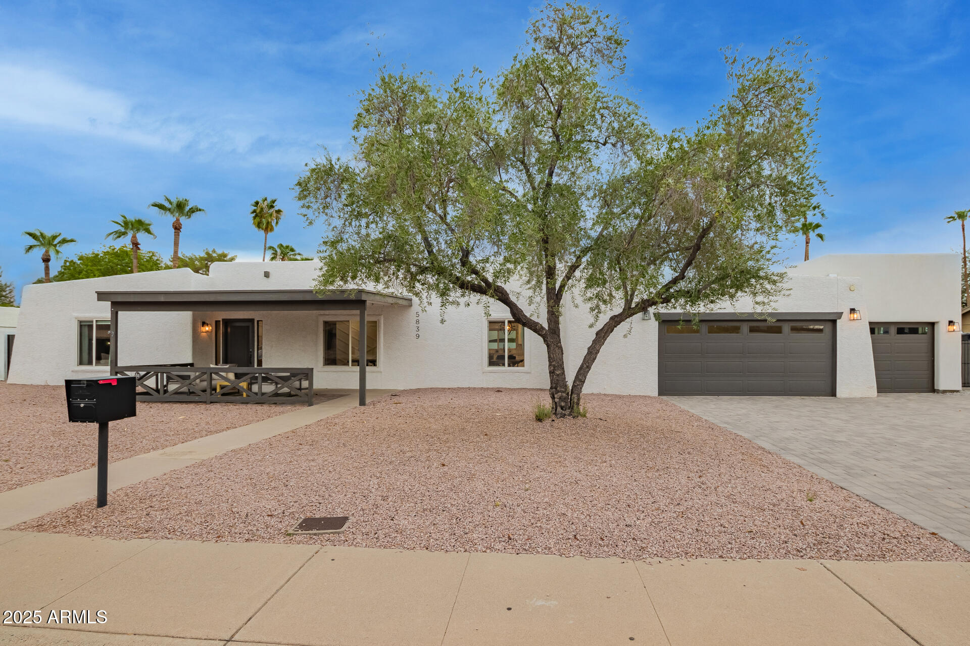 5839 E VOLTAIRE Avenue