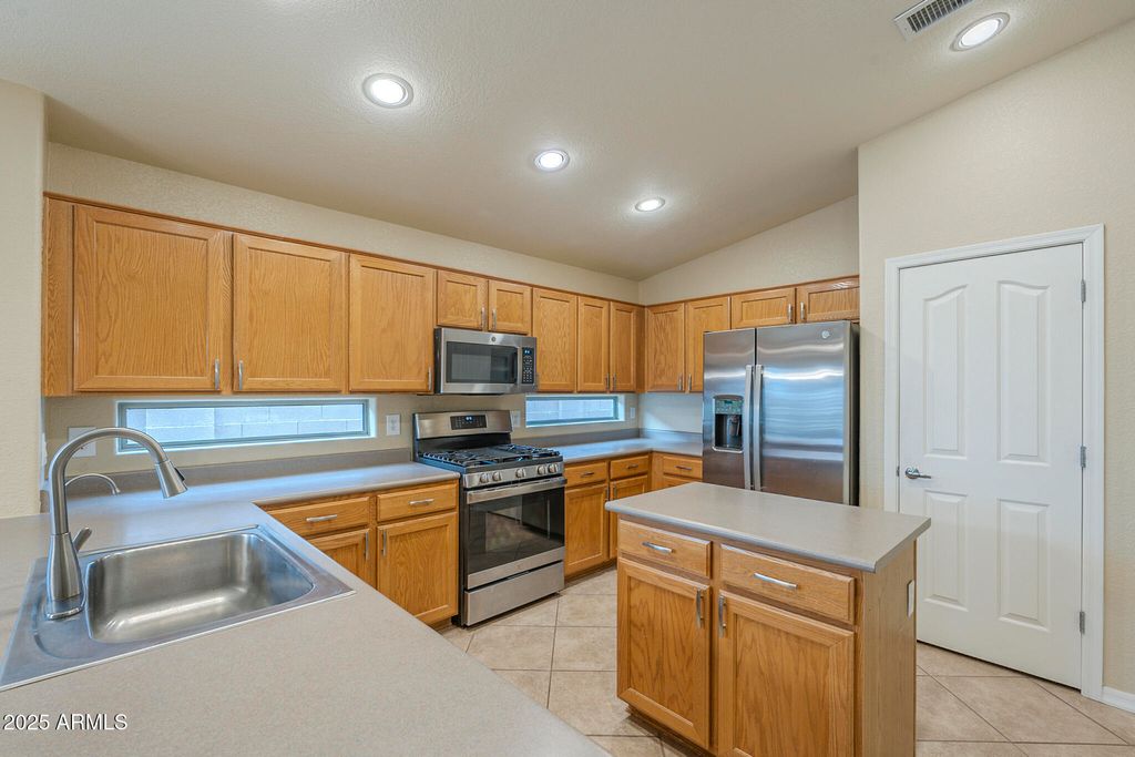 Photo of 19616 N 107th Drive, Peoria, AZ 85373 (MLS # 6931544)
