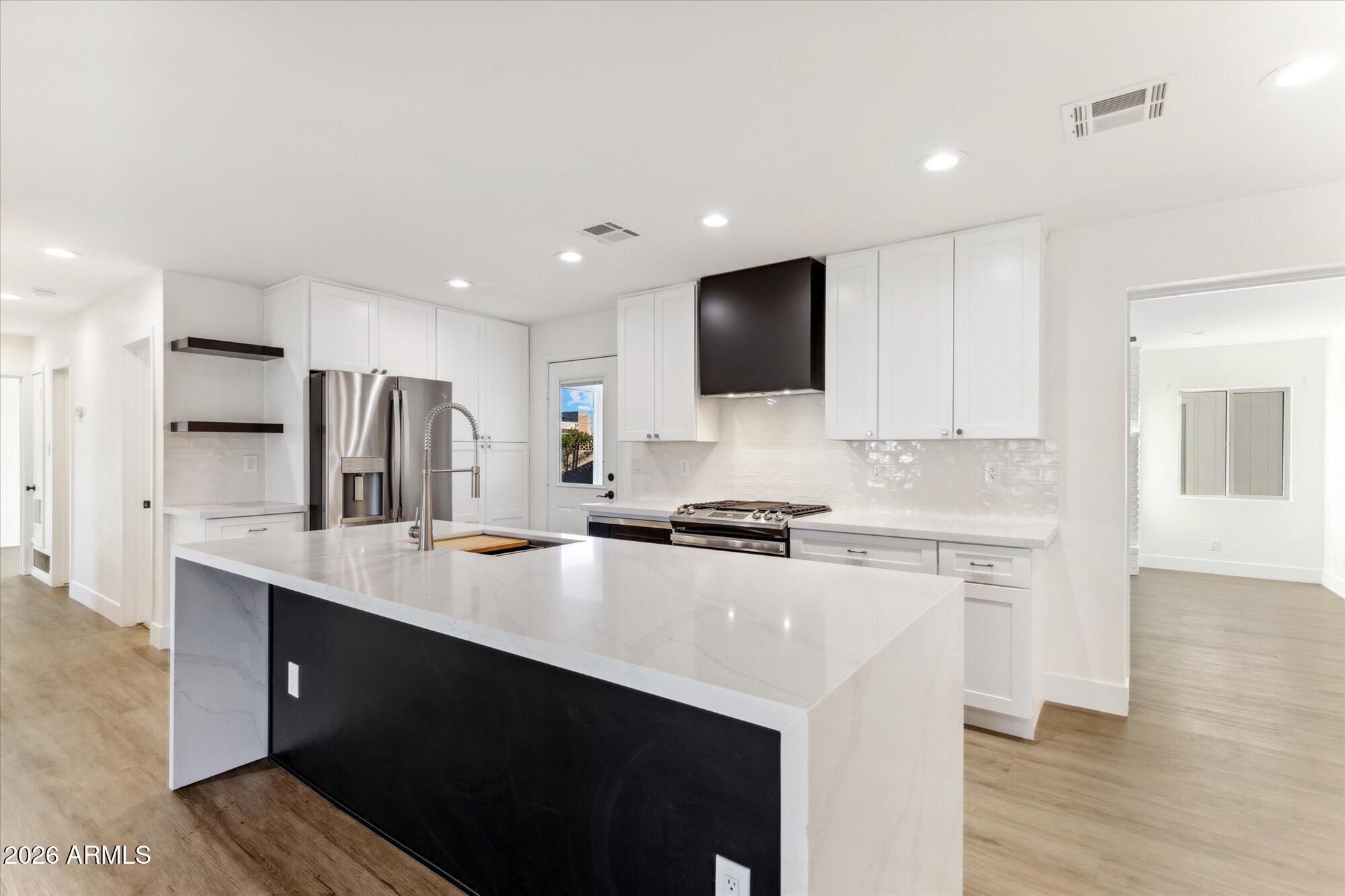 7035 E CYPRESS Street