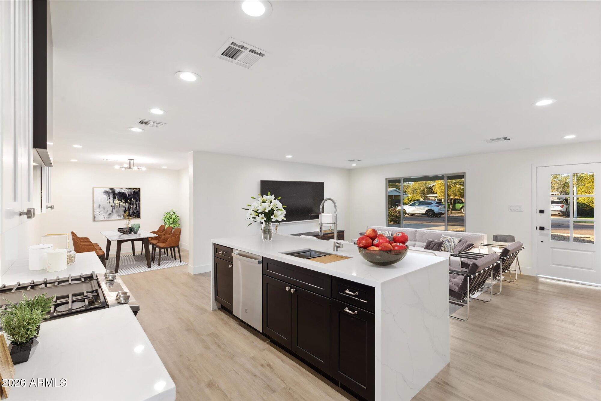 7035 E CYPRESS Street