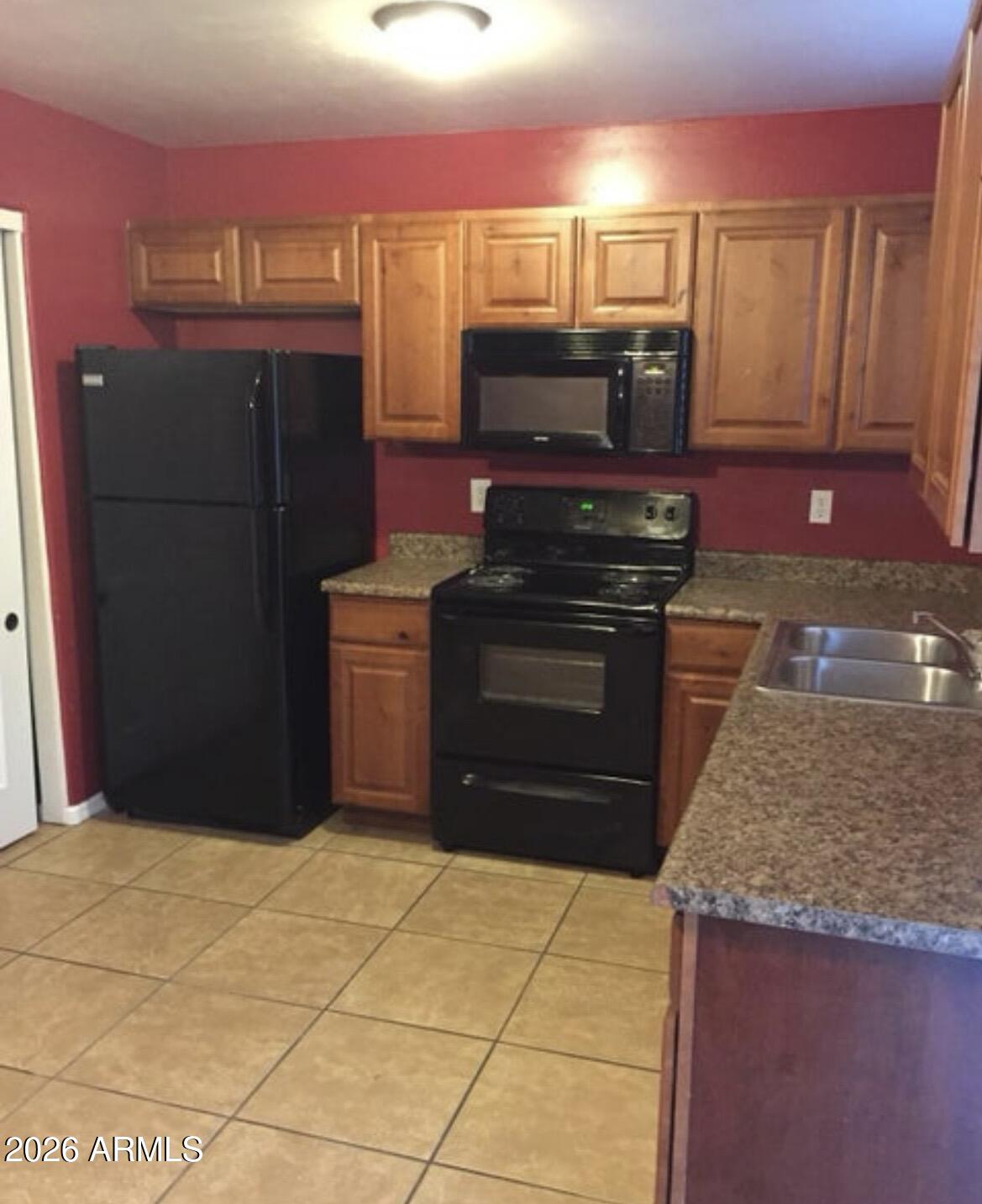 2014 E SWEETWATER Avenue