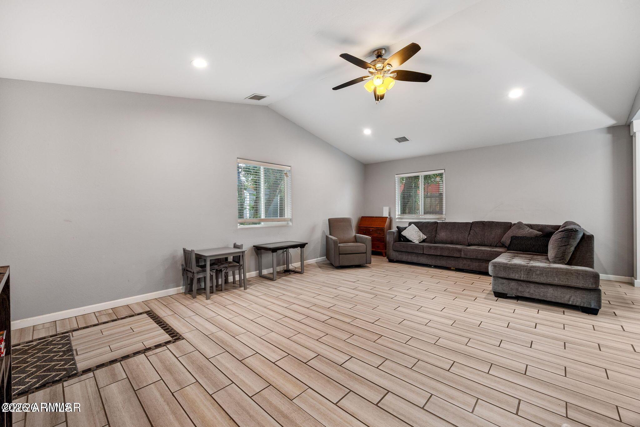 780 FAIRWAY Drive