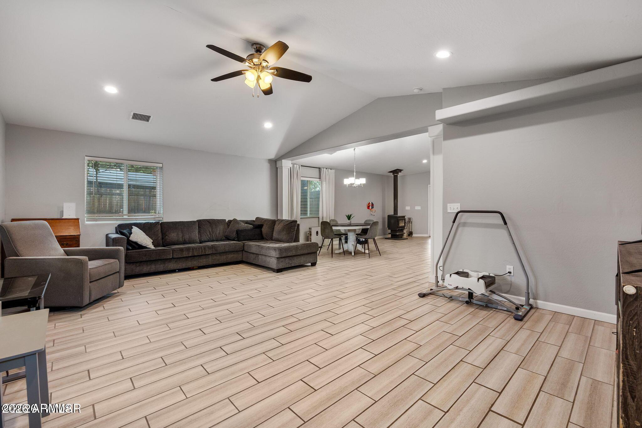 780 FAIRWAY Drive