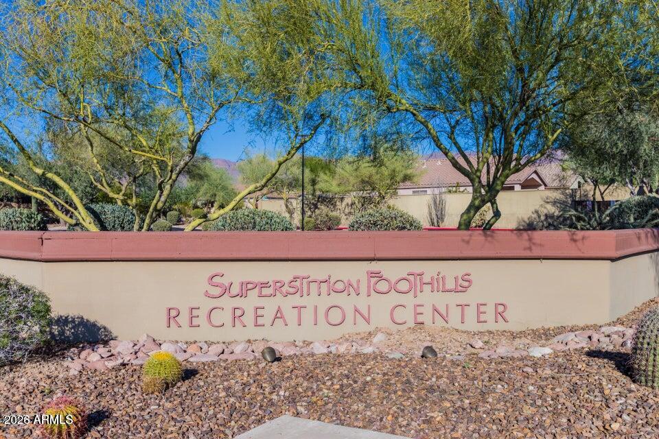 SUPERSTITION FOOTHILLS - Residential