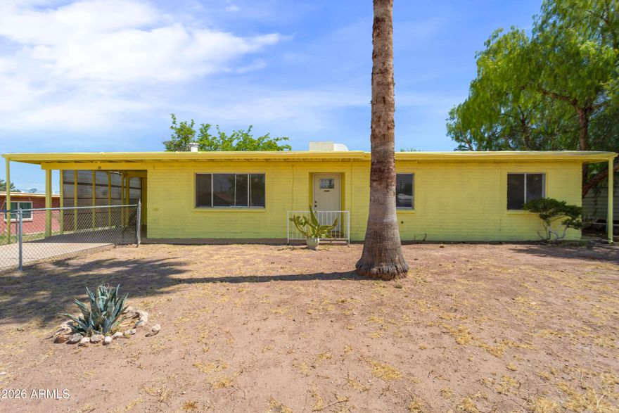 You'll fall in love with this cute 3bedroom 2bathroom home, just a short walk from downtown Tombstone! 
 Home is on a quite street in the heart of Tombstone next too all amenities. Home features fresh paint, new carpet in bedrooms and sellers will install AC with acceptable offer! 
Sellers are licensed agents in the state of Arizona