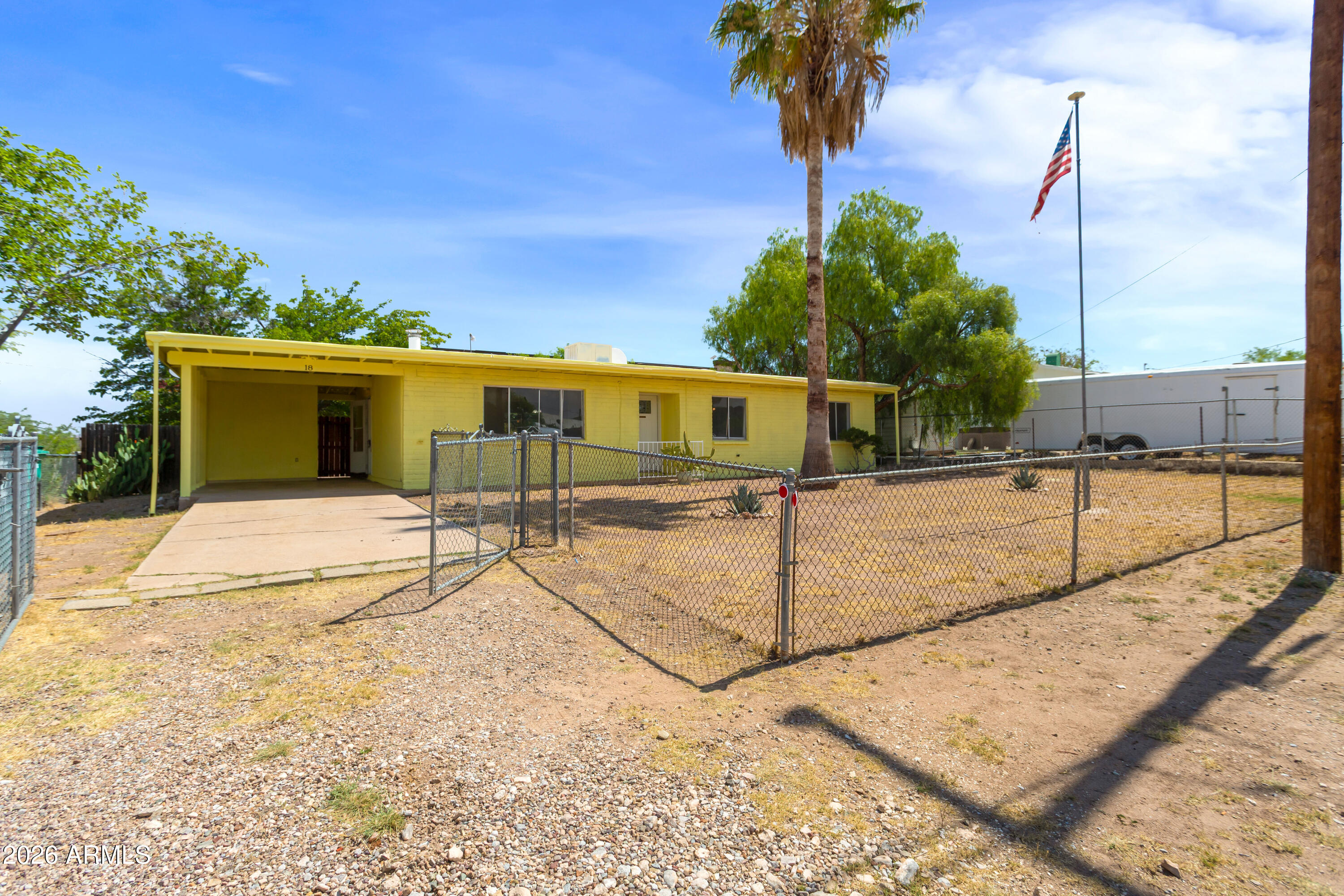 18 W SAFFORD Street