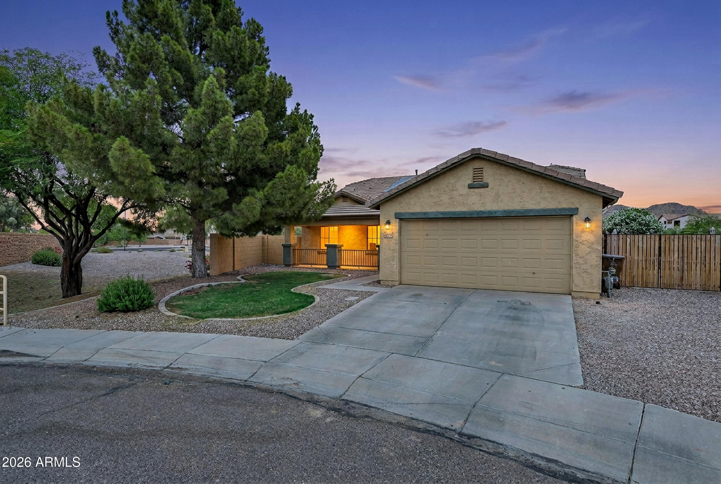 Search Homes 1 2461 W GOLDMINE MOUNTAIN Drive