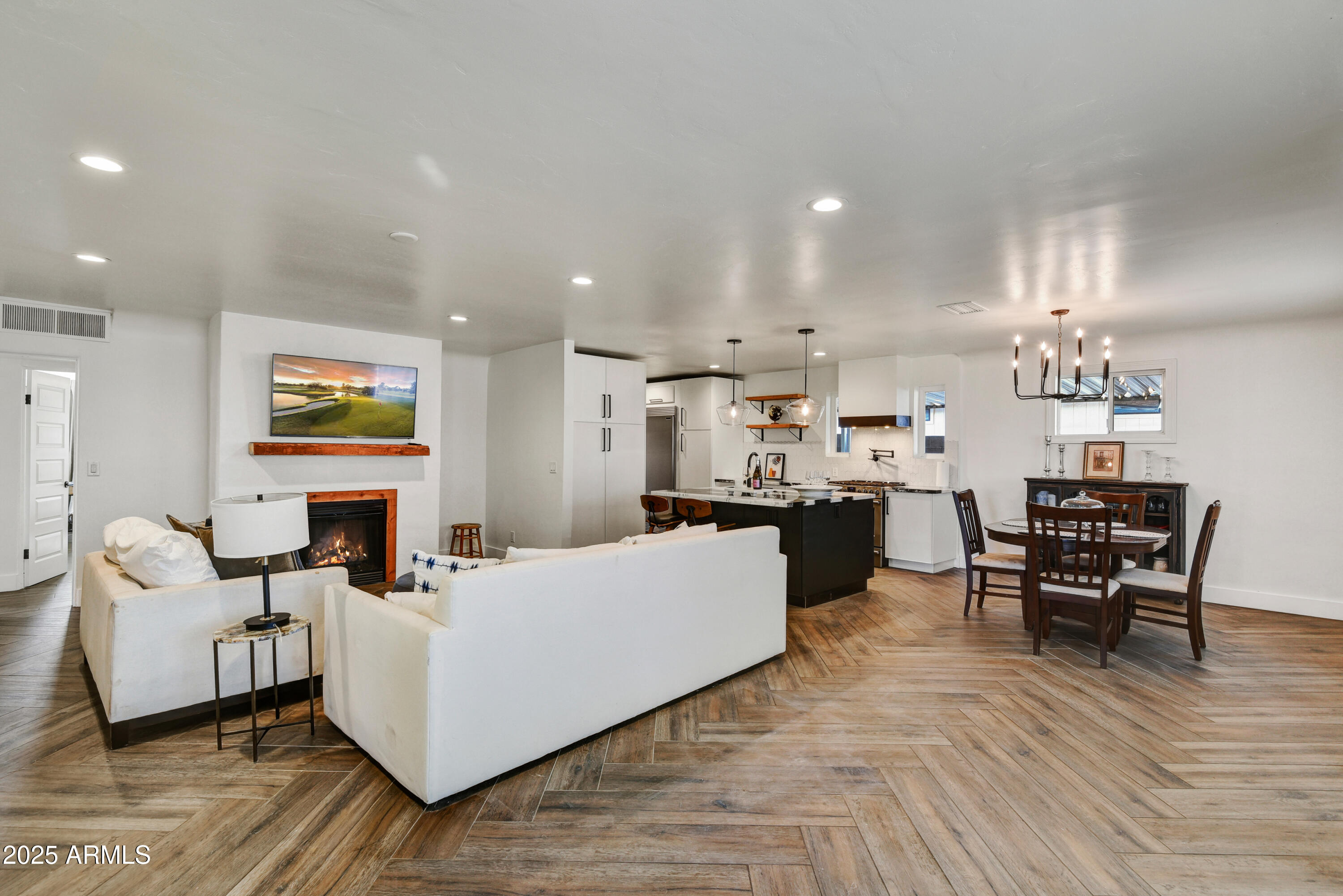 1735 W Mitchell Drive