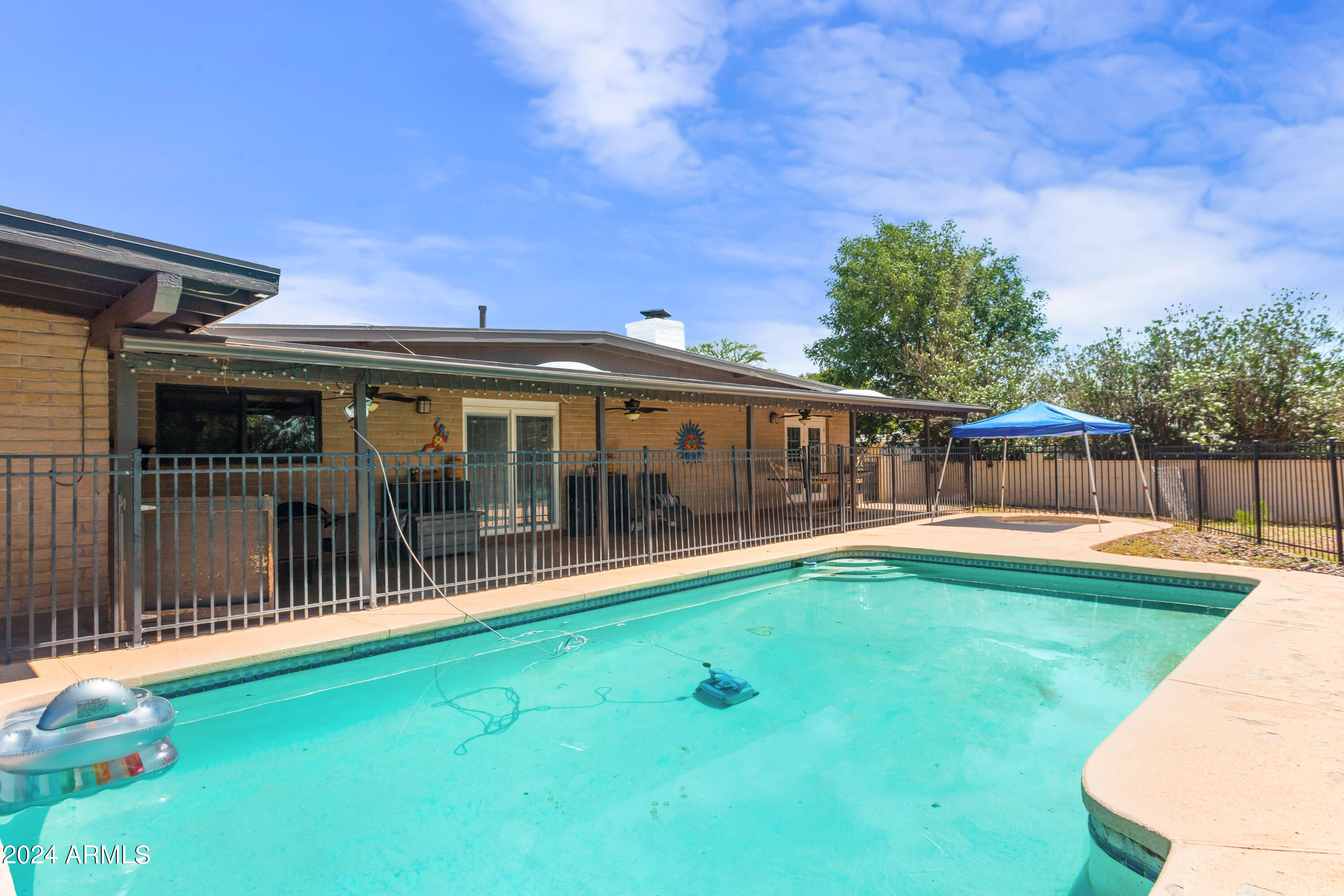 TOWN & COUNTRY ESTATES 6 - Residential
