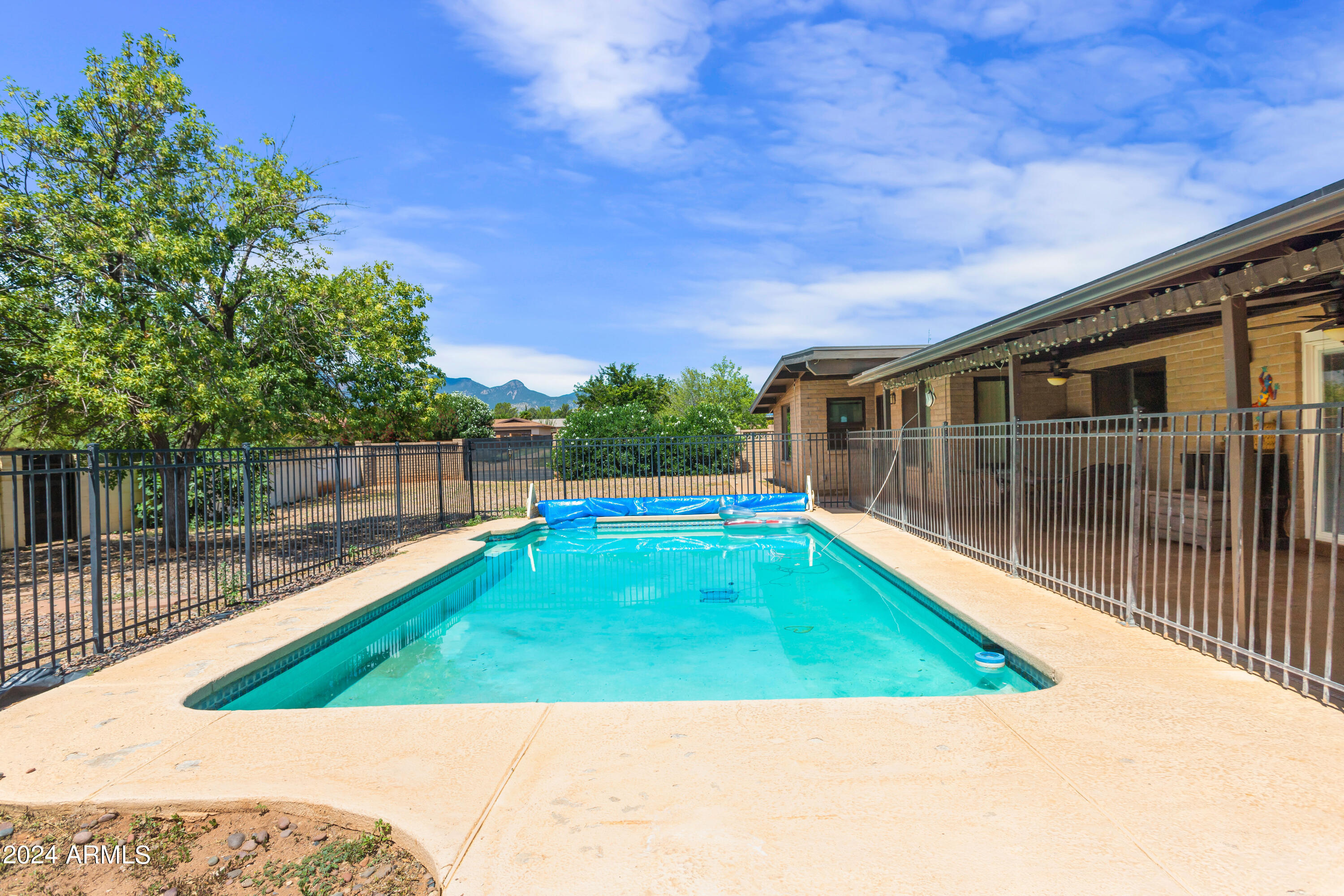 TOWN & COUNTRY ESTATES 6 - Residential