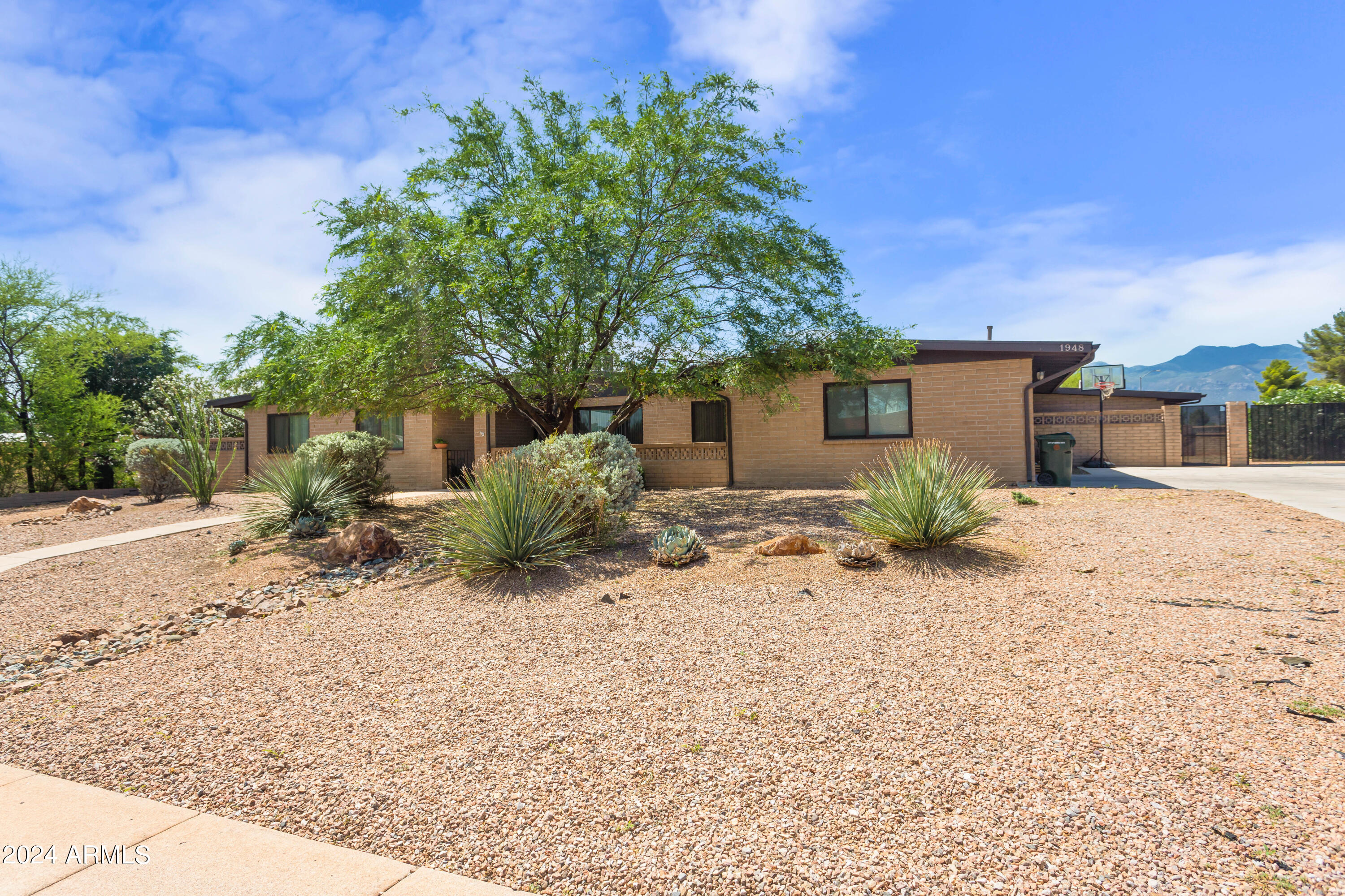 TOWN & COUNTRY ESTATES 6 - Residential