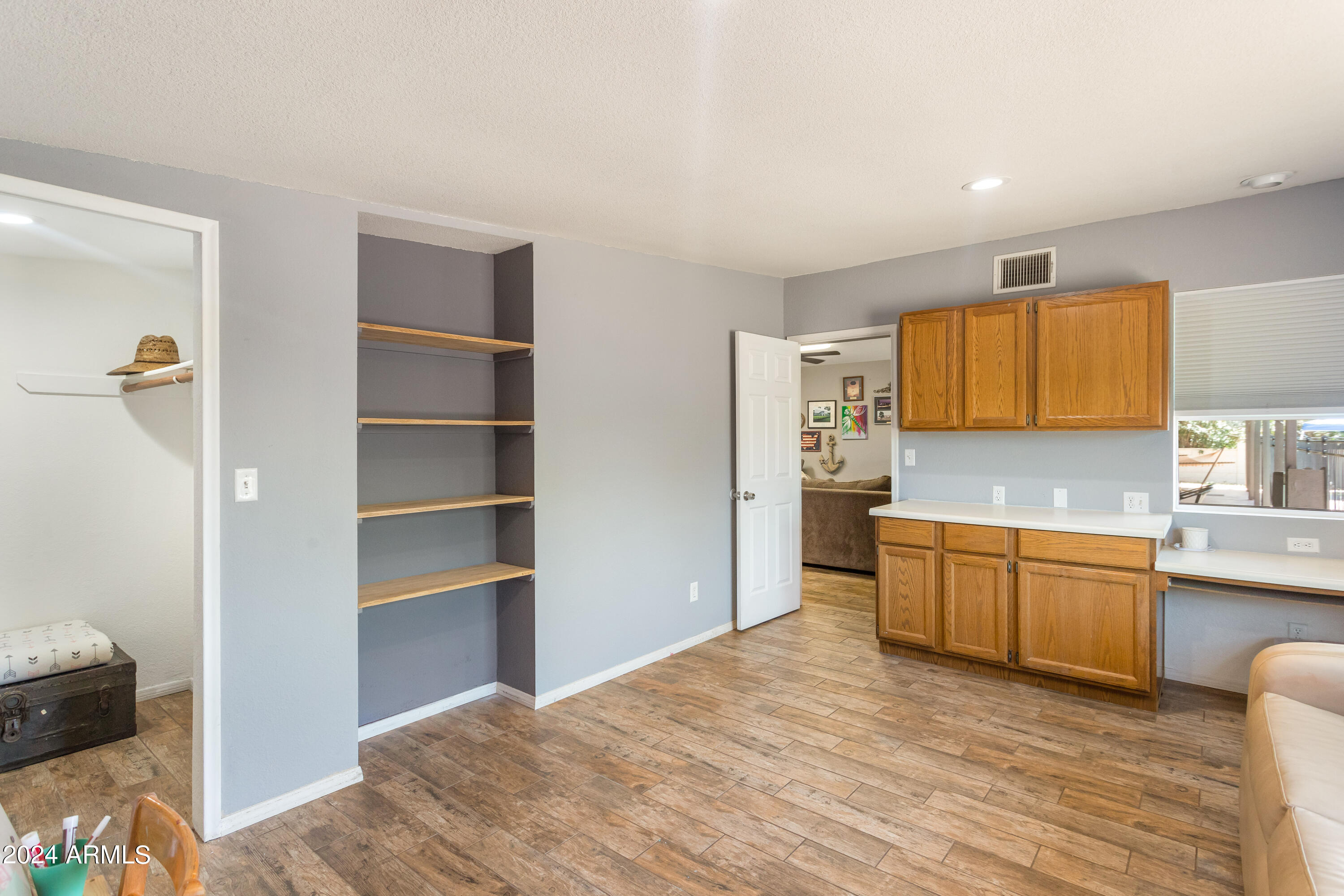 TOWN & COUNTRY ESTATES 6 - Residential