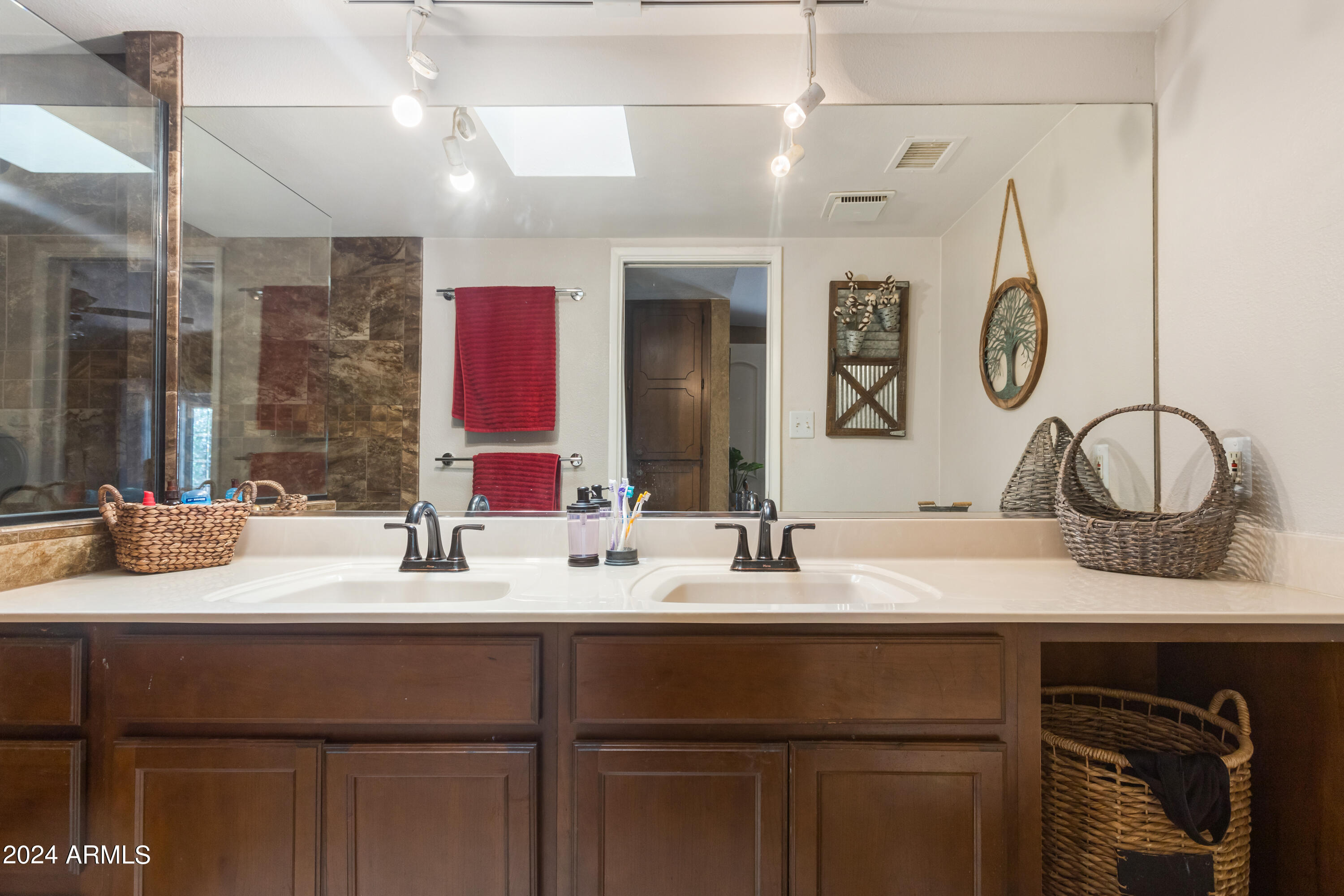 TOWN & COUNTRY ESTATES 6 - Residential