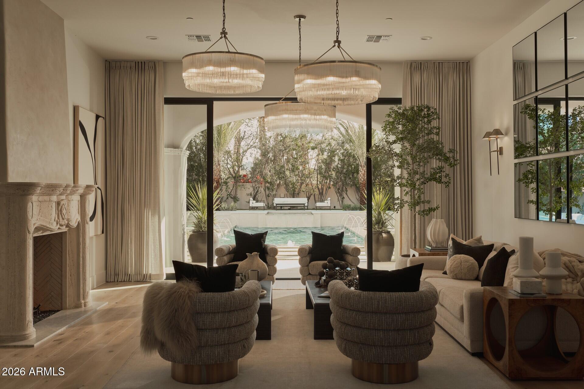 4901 E TOMAHAWK Trail