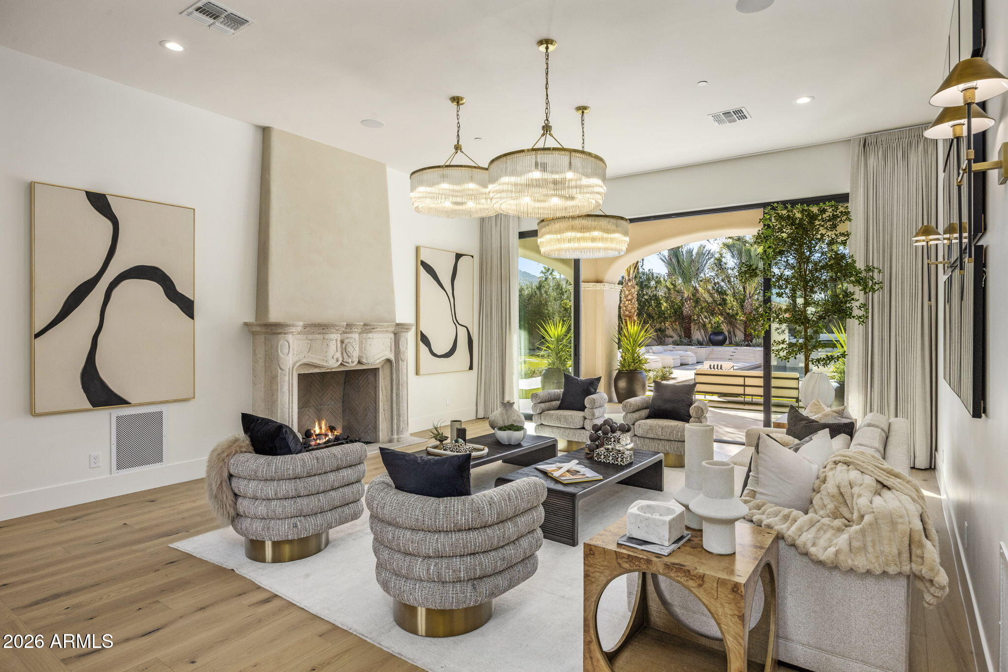 4901 E TOMAHAWK Trail