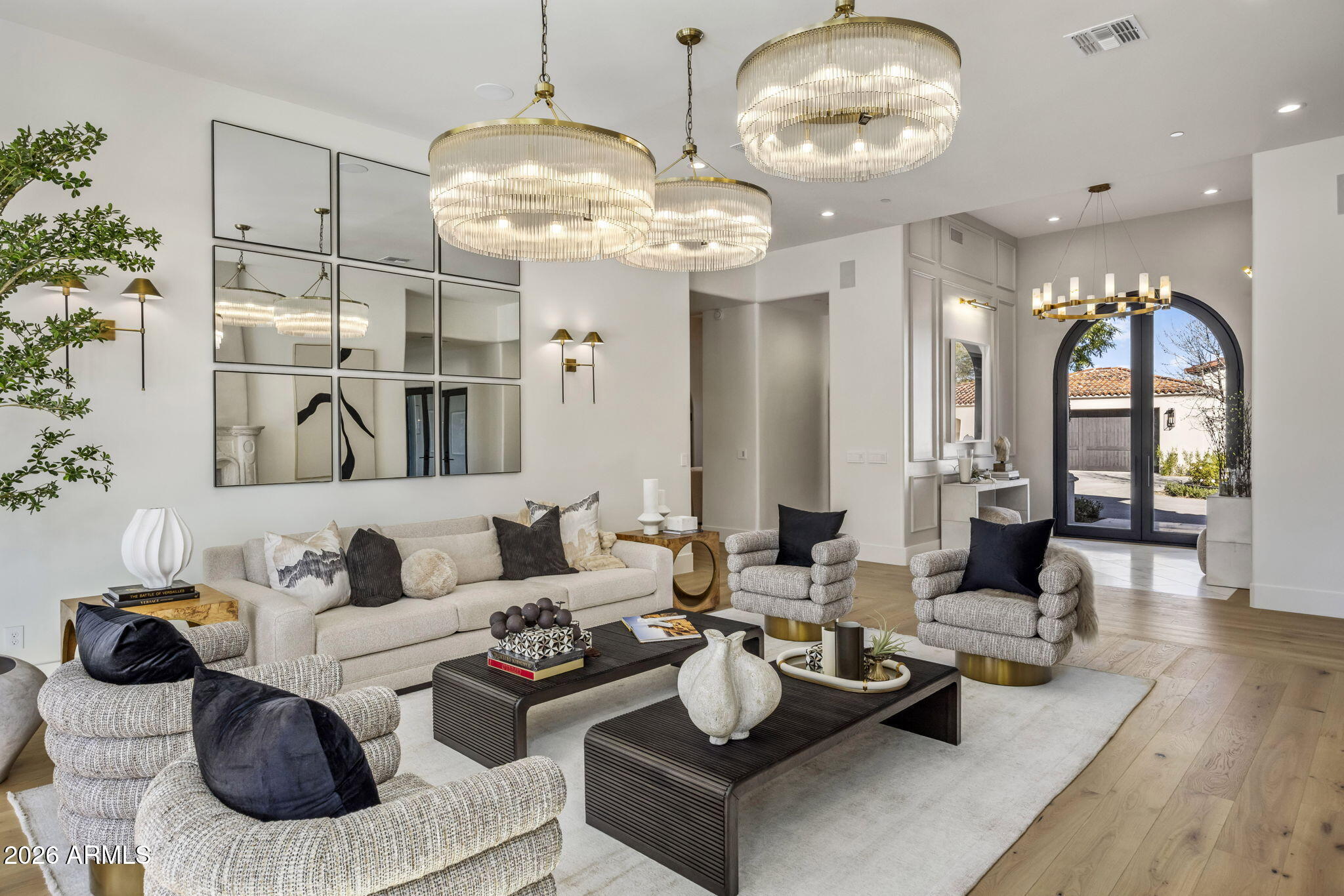 4901 E TOMAHAWK Trail